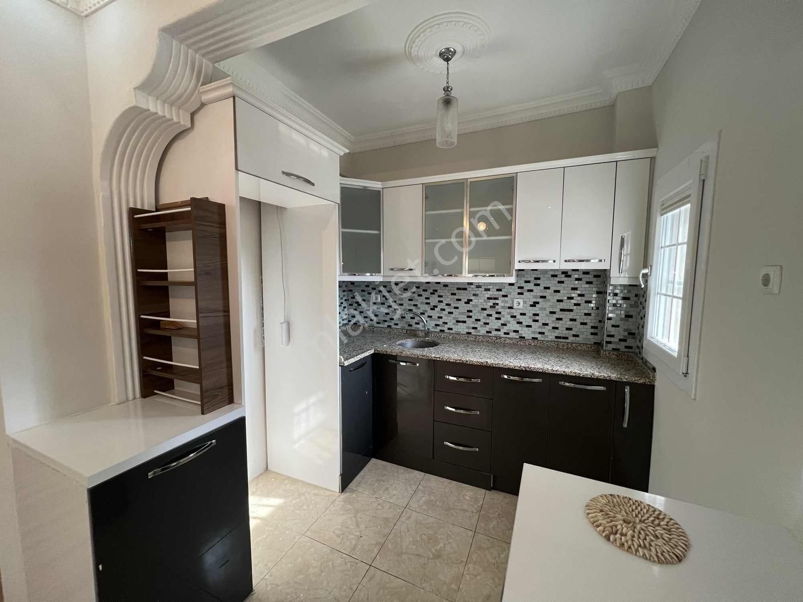 Havuzlu Site İçerisinde Denize Yakın Köşe 3+1 Tripleks Villa - Görsel 26