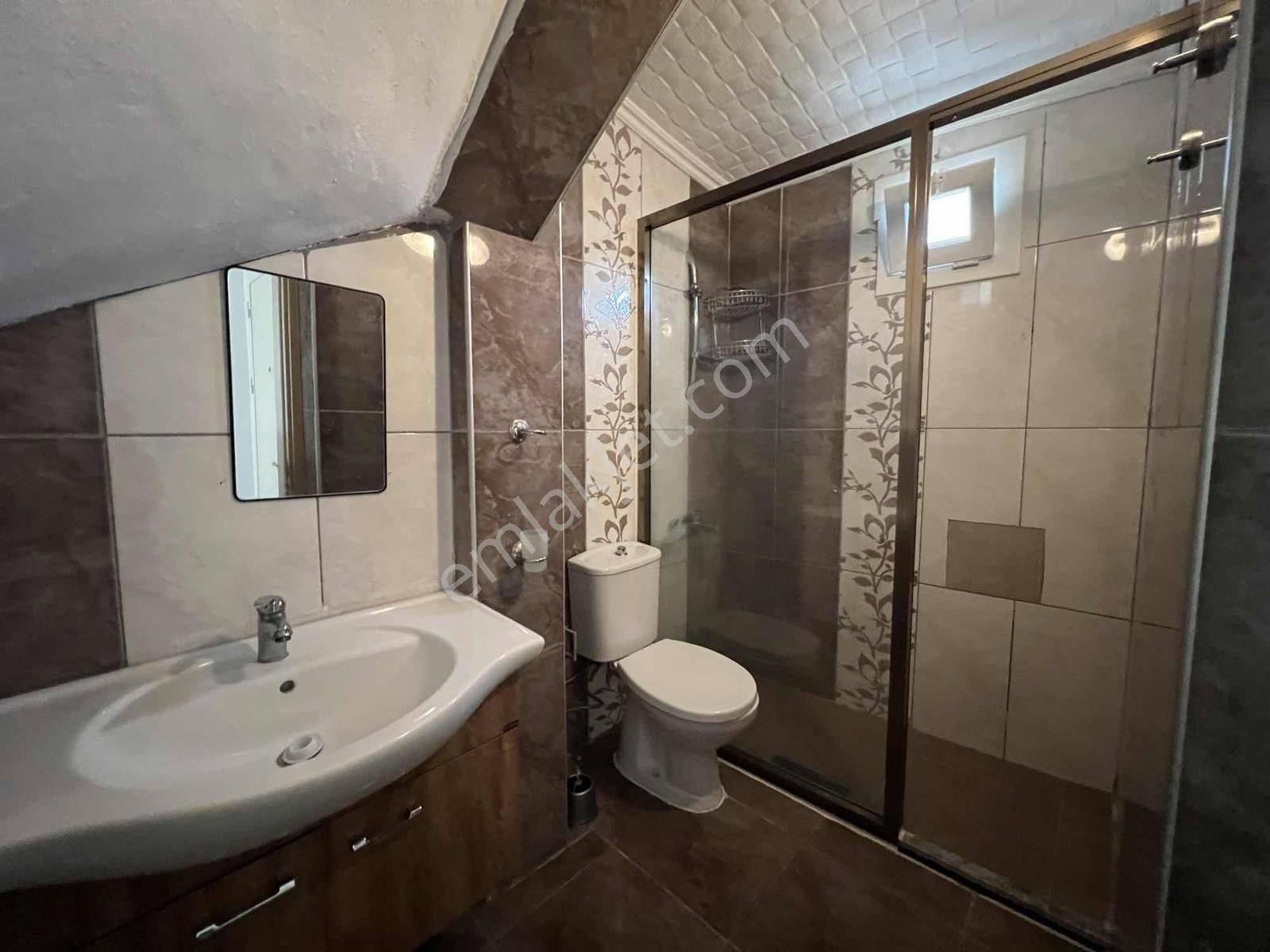 Havuzlu Site İçerisinde Denize Yakın Köşe 3+1 Tripleks Villa - Görsel 31