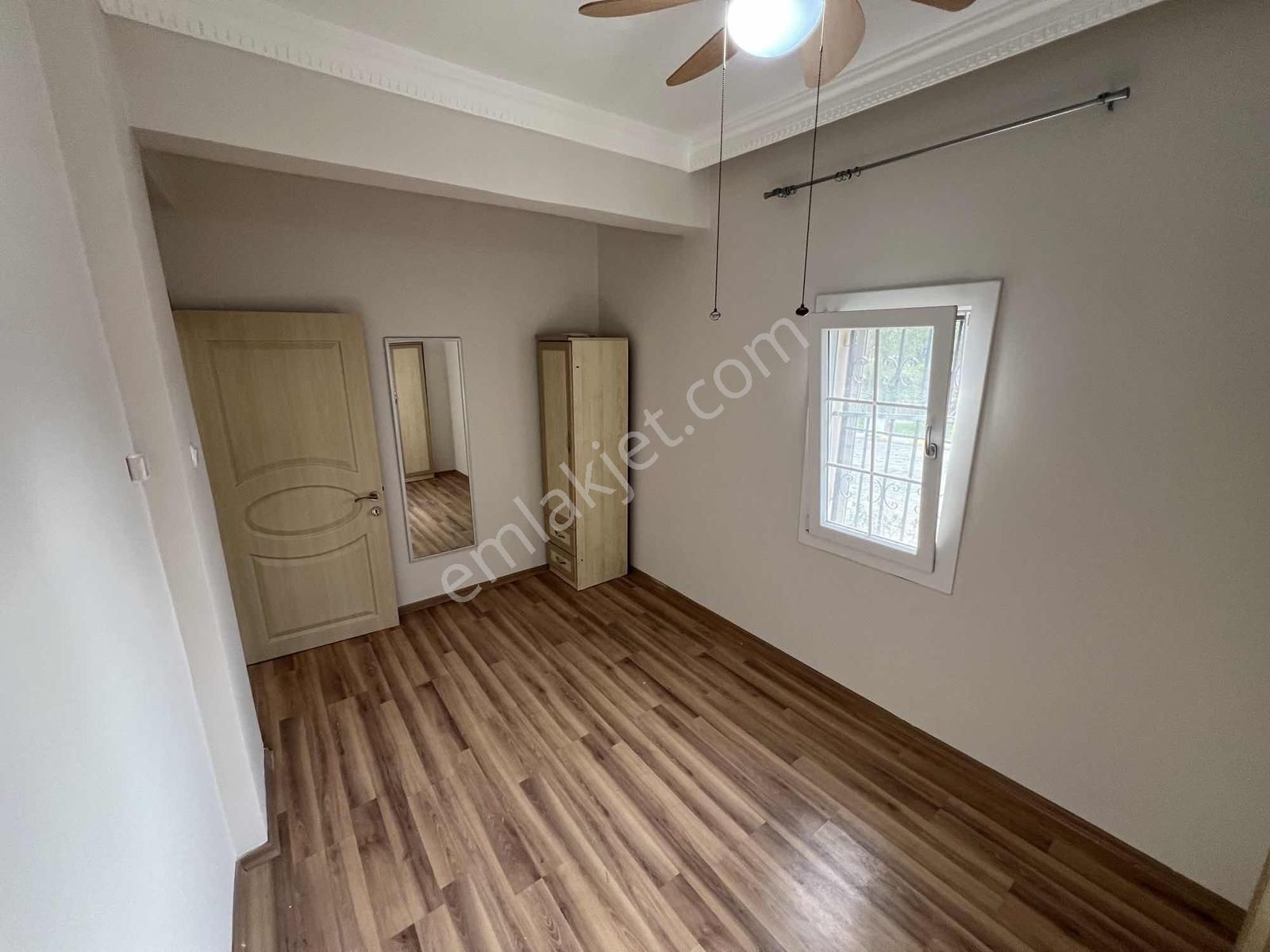 Havuzlu Site İçerisinde Denize Yakın Köşe 3+1 Tripleks Villa - Görsel 19