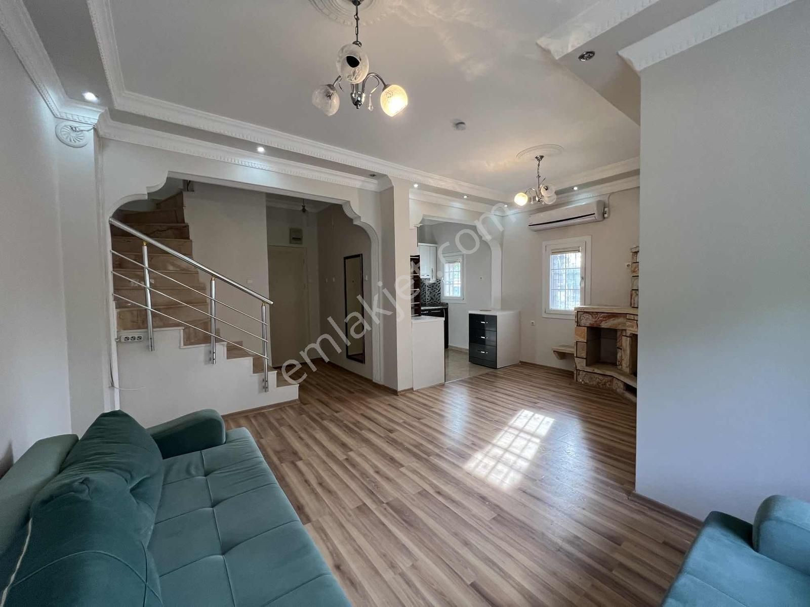 Havuzlu Site İçerisinde Denize Yakın Köşe 3+1 Tripleks Villa - Görsel 20