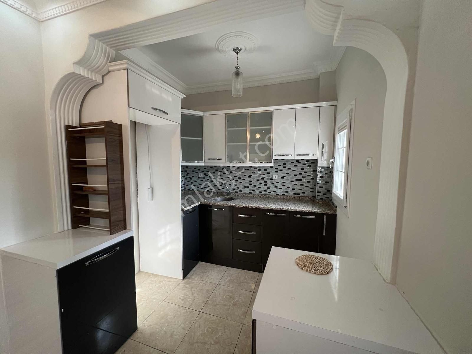 Havuzlu Site İçerisinde Denize Yakın Köşe 3+1 Tripleks Villa - Görsel 33