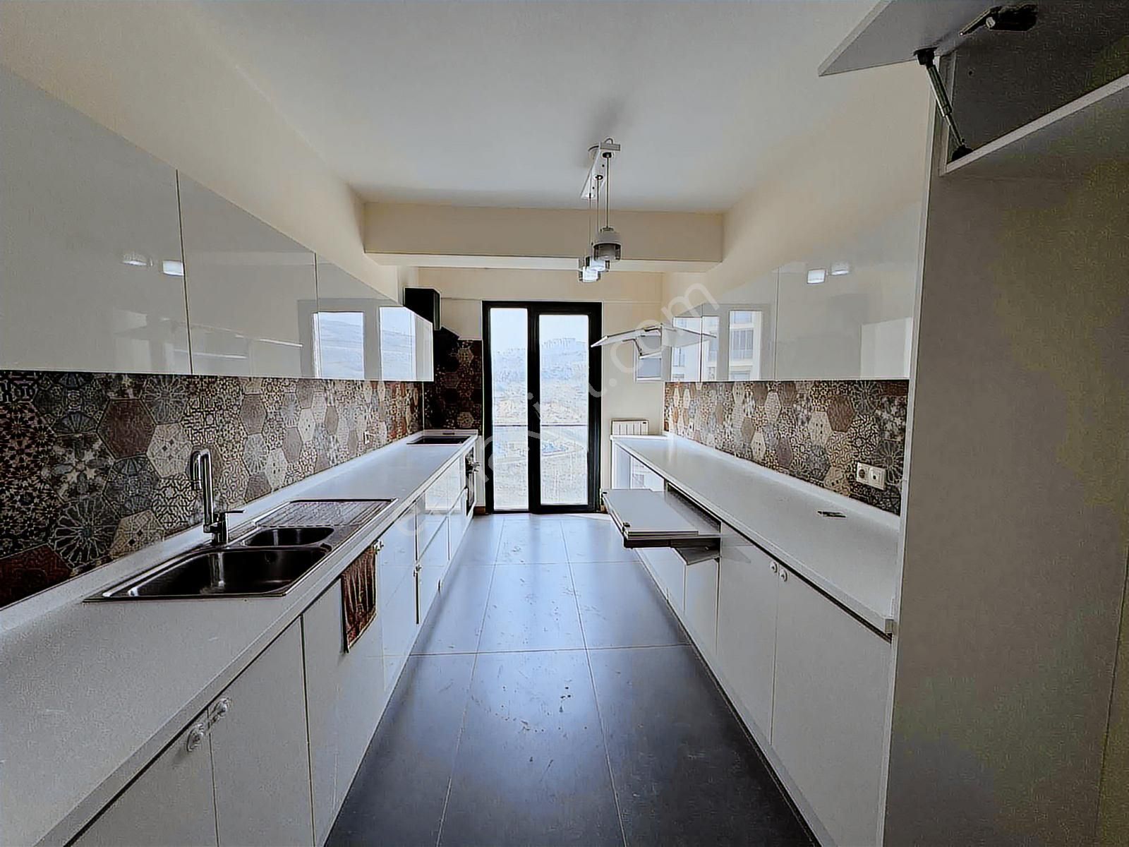 Balnovadan Baltoklarda 3+1 128 M2 Arakat Site İçi Asansörlü - Görsel 4