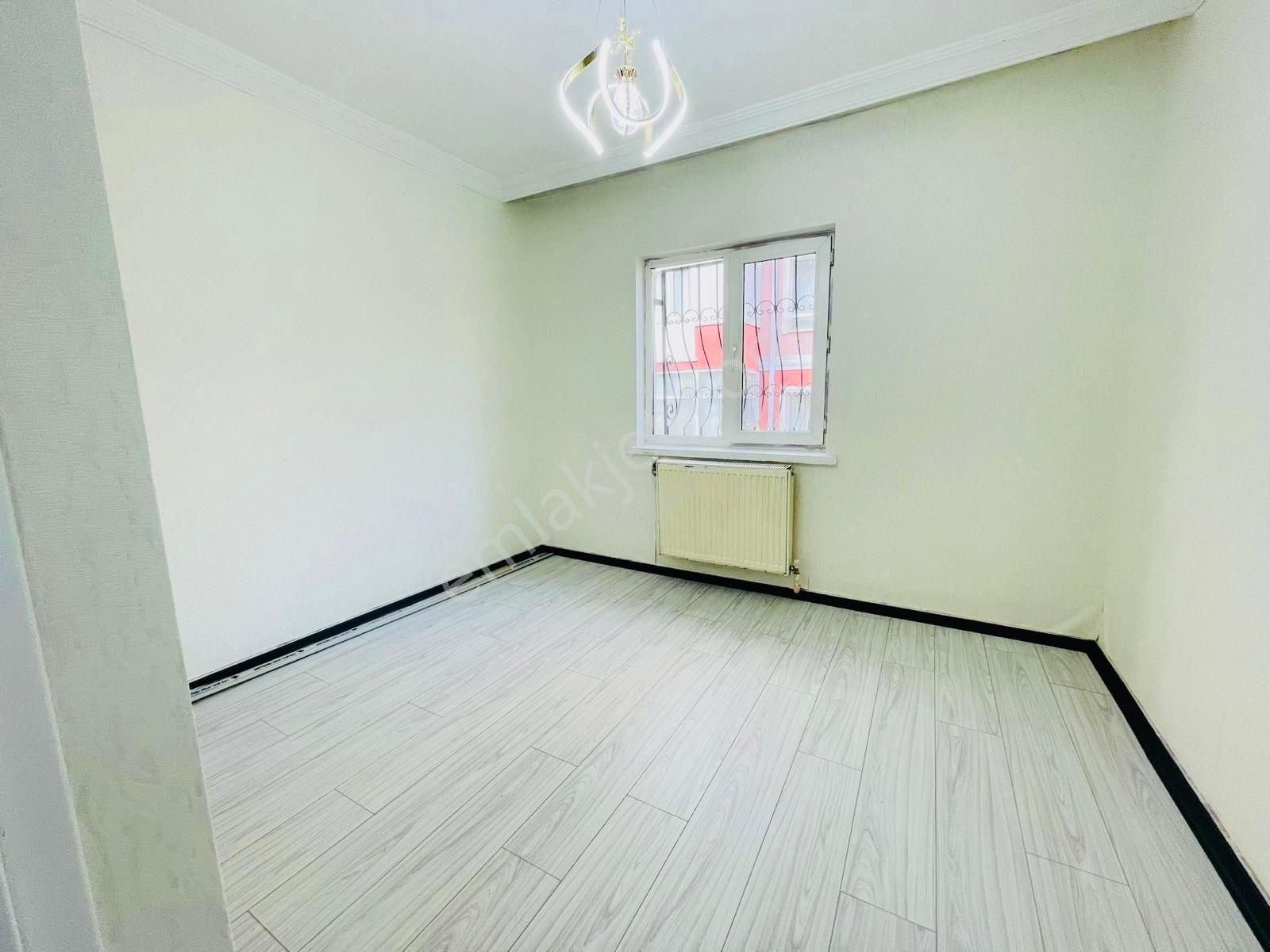 (1184) Keçiören Gülbaba Caddede Metroya Yakın 1.katta 3+1 Yapılı Satılık Daire - Görsel 9