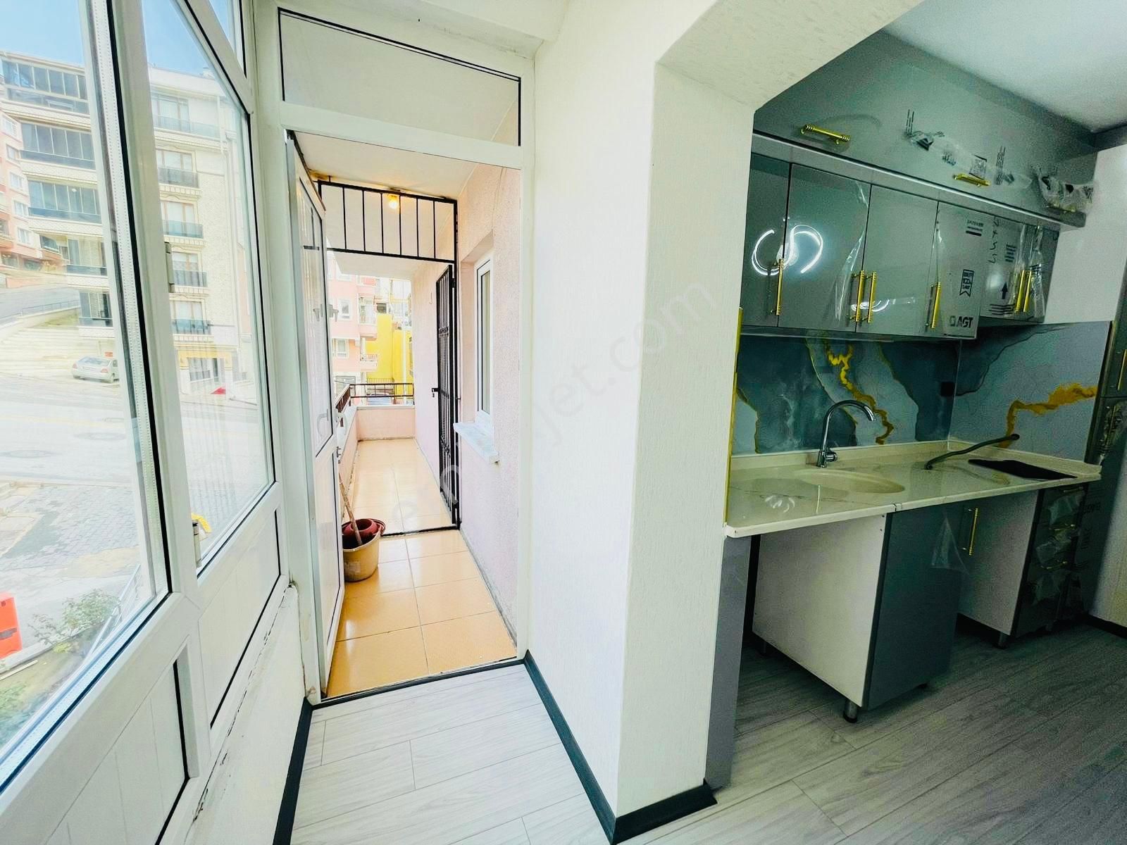 (1184) Keçiören Gülbaba Caddede Metroya Yakın 1.katta 3+1 Yapılı Satılık Daire - Görsel 2