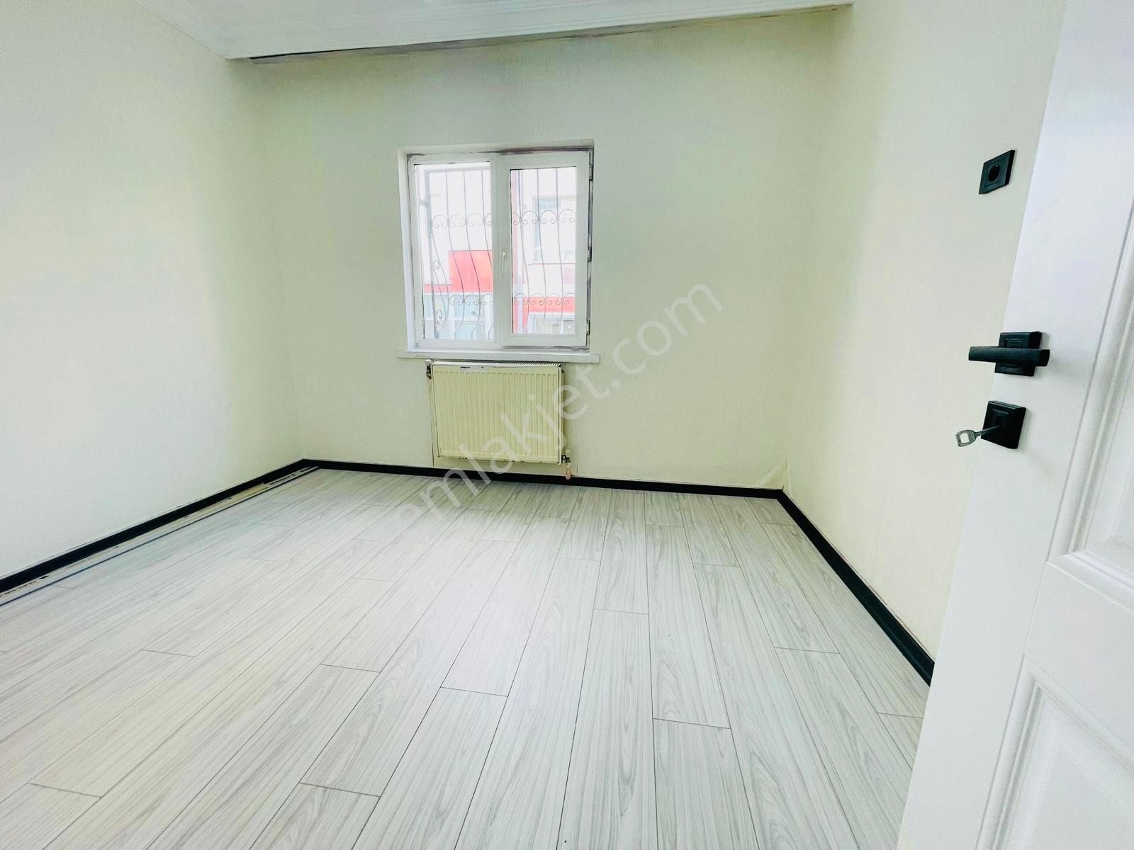 (1184) Keçiören Gülbaba Caddede Metroya Yakın 1.katta 3+1 Yapılı Satılık Daire - Görsel 3