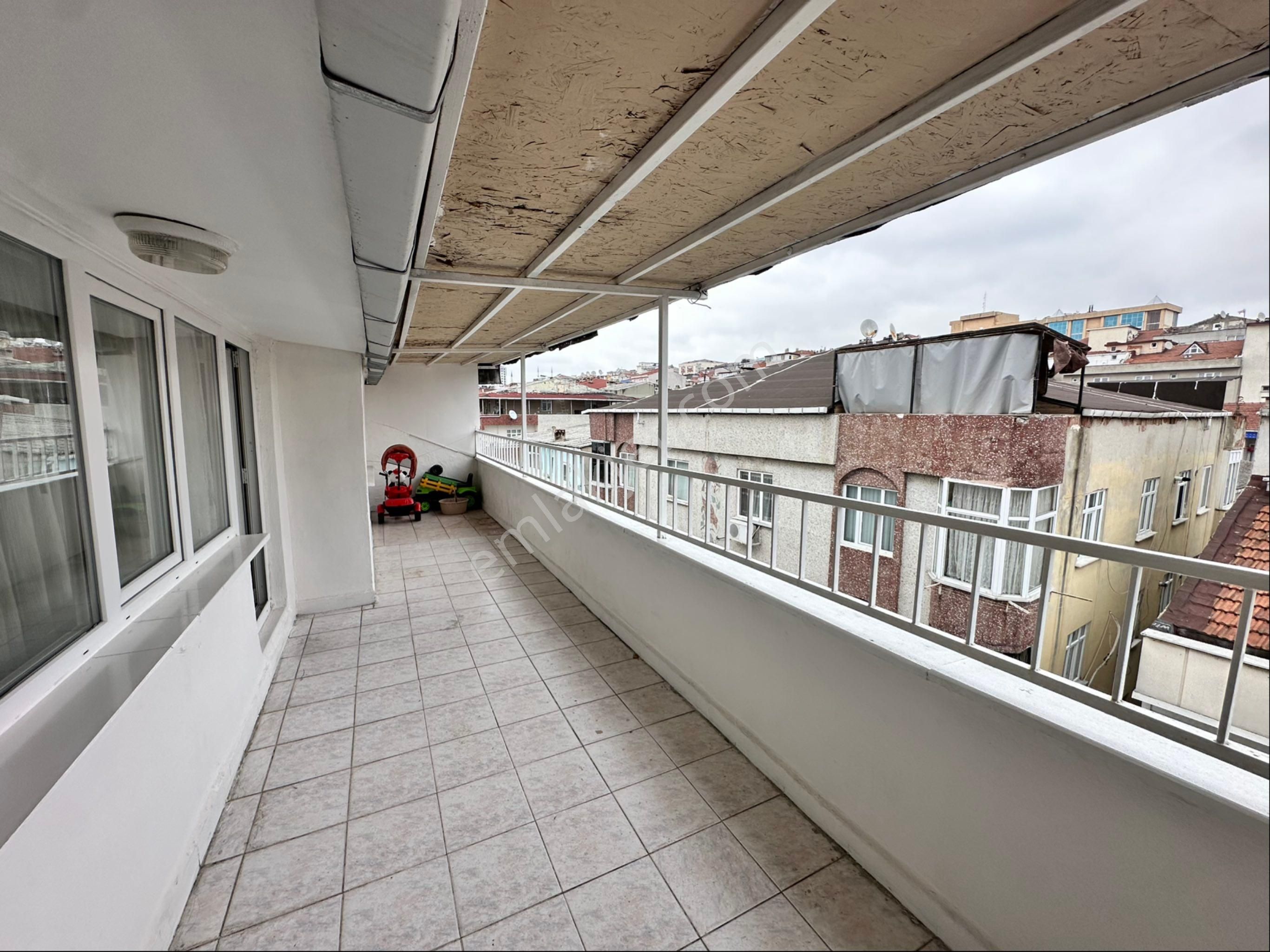 Re/max Farkıyla | Bağcılar Yıldıztepe’de Ferah 3+1 – Net 145 M² – Çift Balkon – Merkezi Konumda - Görsel 3