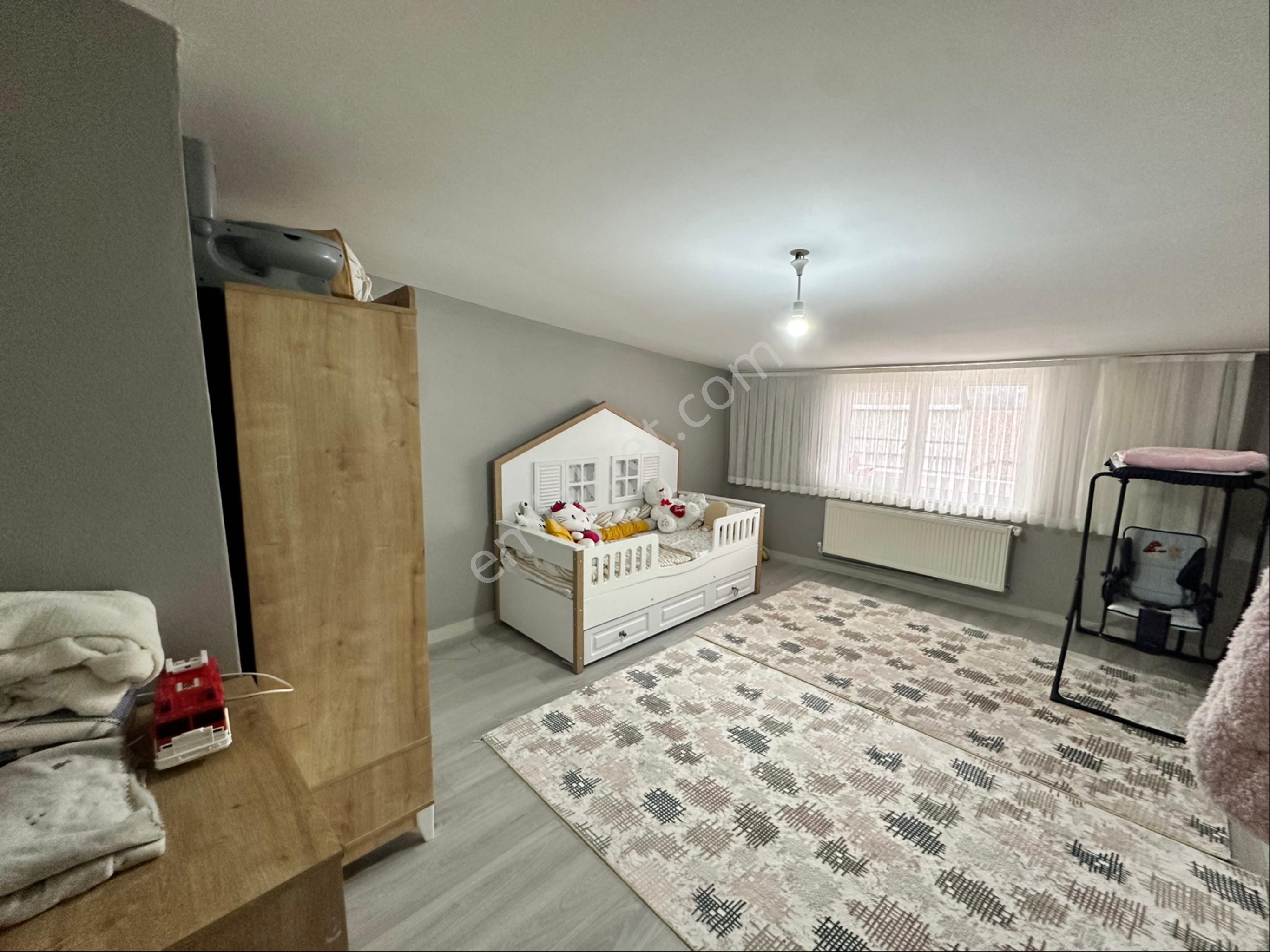 Re/max Farkıyla | Bağcılar Yıldıztepe’de Ferah 3+1 – Net 145 M² – Çift Balkon – Merkezi Konumda - Görsel 5