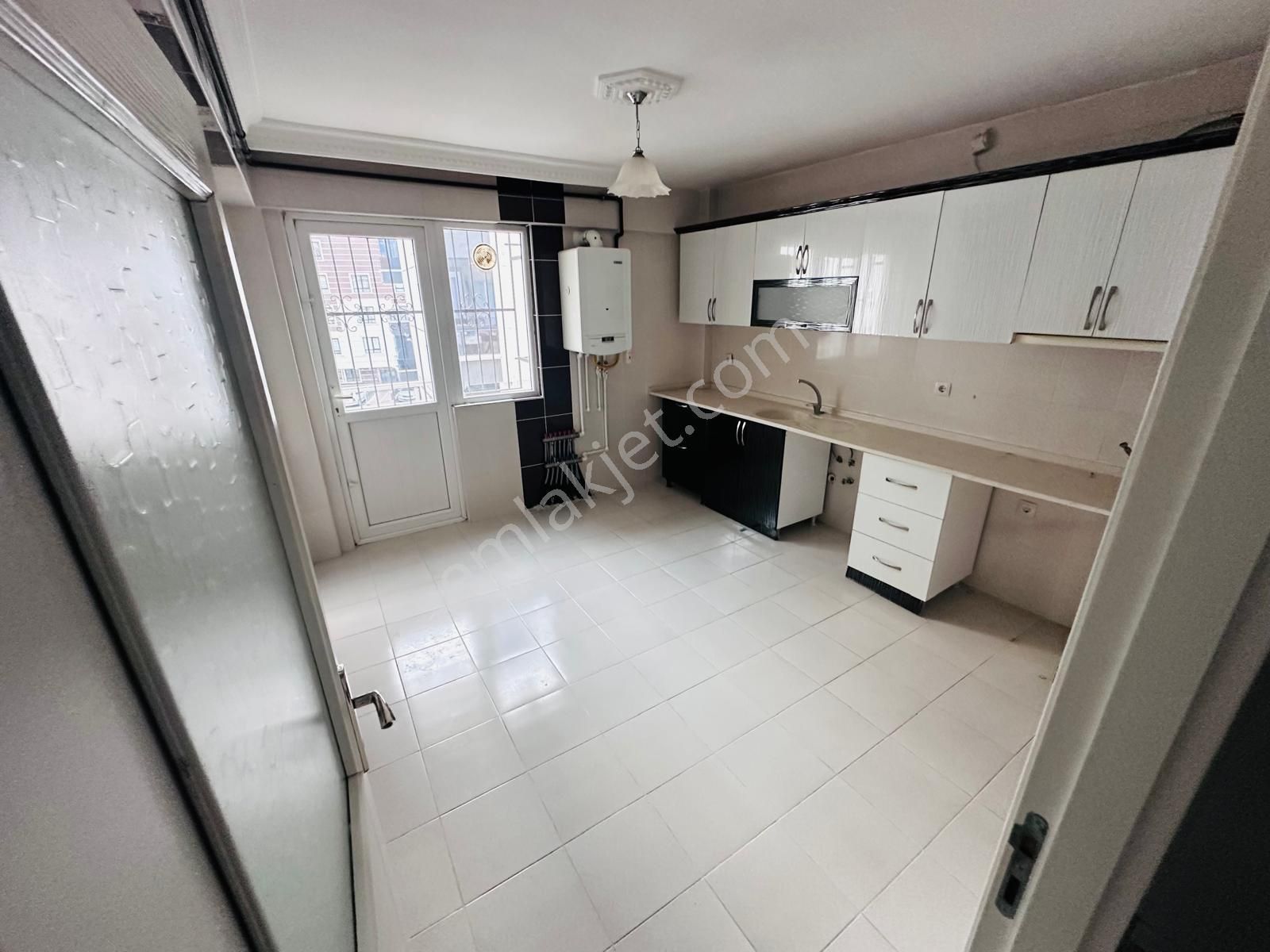 (1187) Keçiören Bademlikte 1.katta Asansörlü 3+1 Satılık Boş Daire