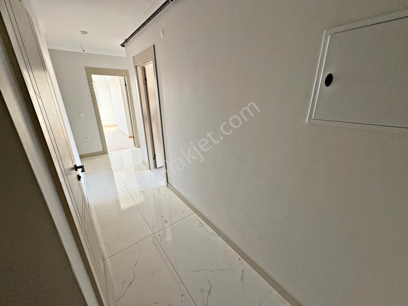 3+1 3.kat Sıfır Oturuma Hazır Manzaralı Ultra Yapılı Asansörlü - Görsel 17