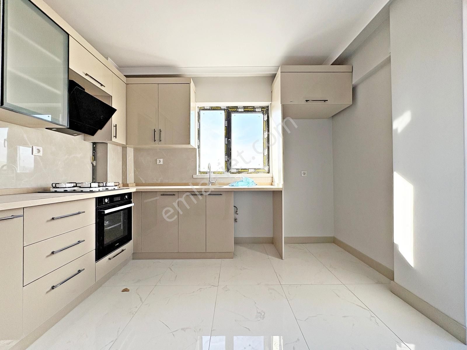 3+1 3.kat Sıfır Oturuma Hazır Manzaralı Ultra Yapılı Asansörlü - Görsel 3