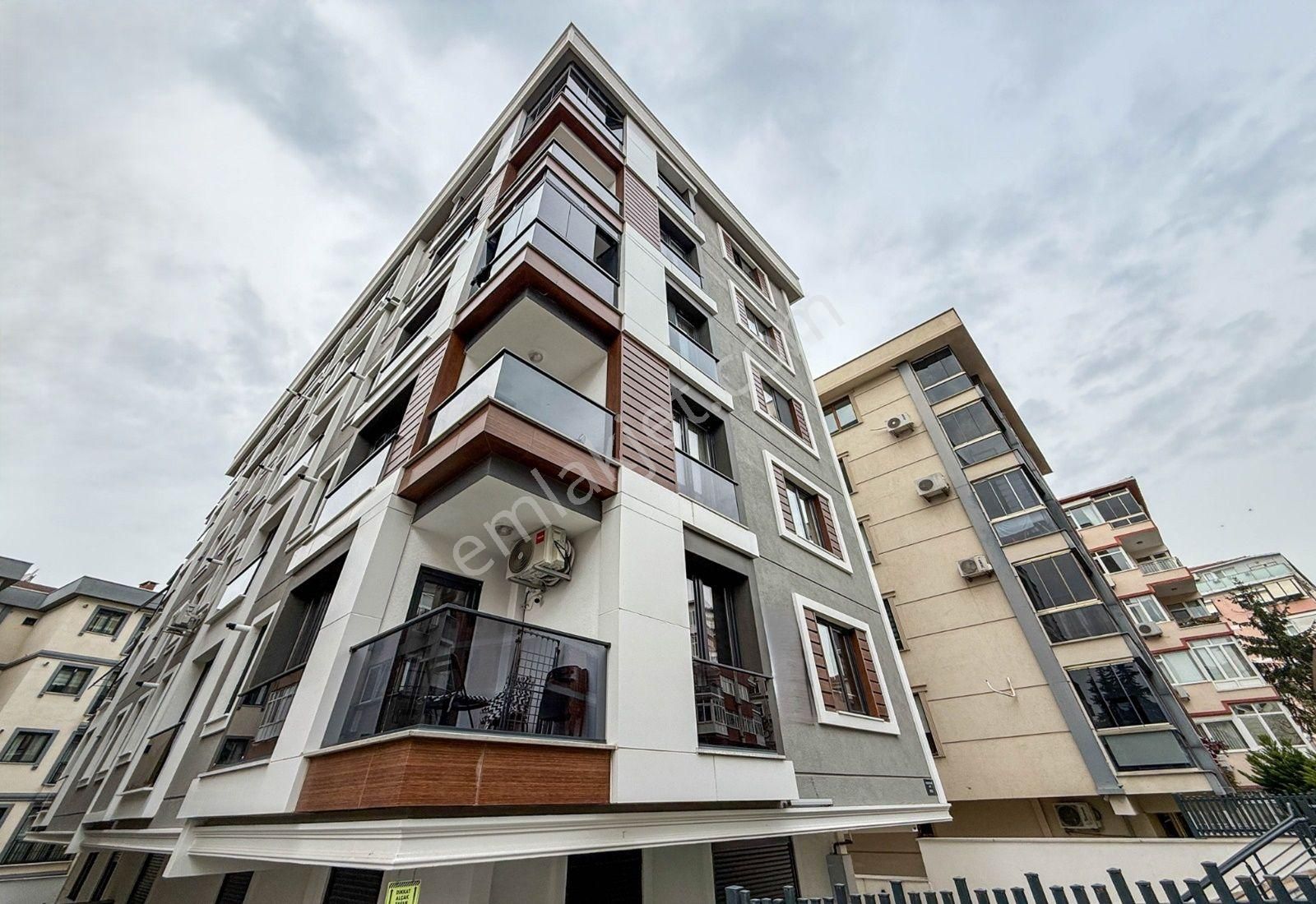 Weal World' Den Bakırköy De, K.otoparklı, Sıfır, Arakat, E.banyolu Lüks Daire ...