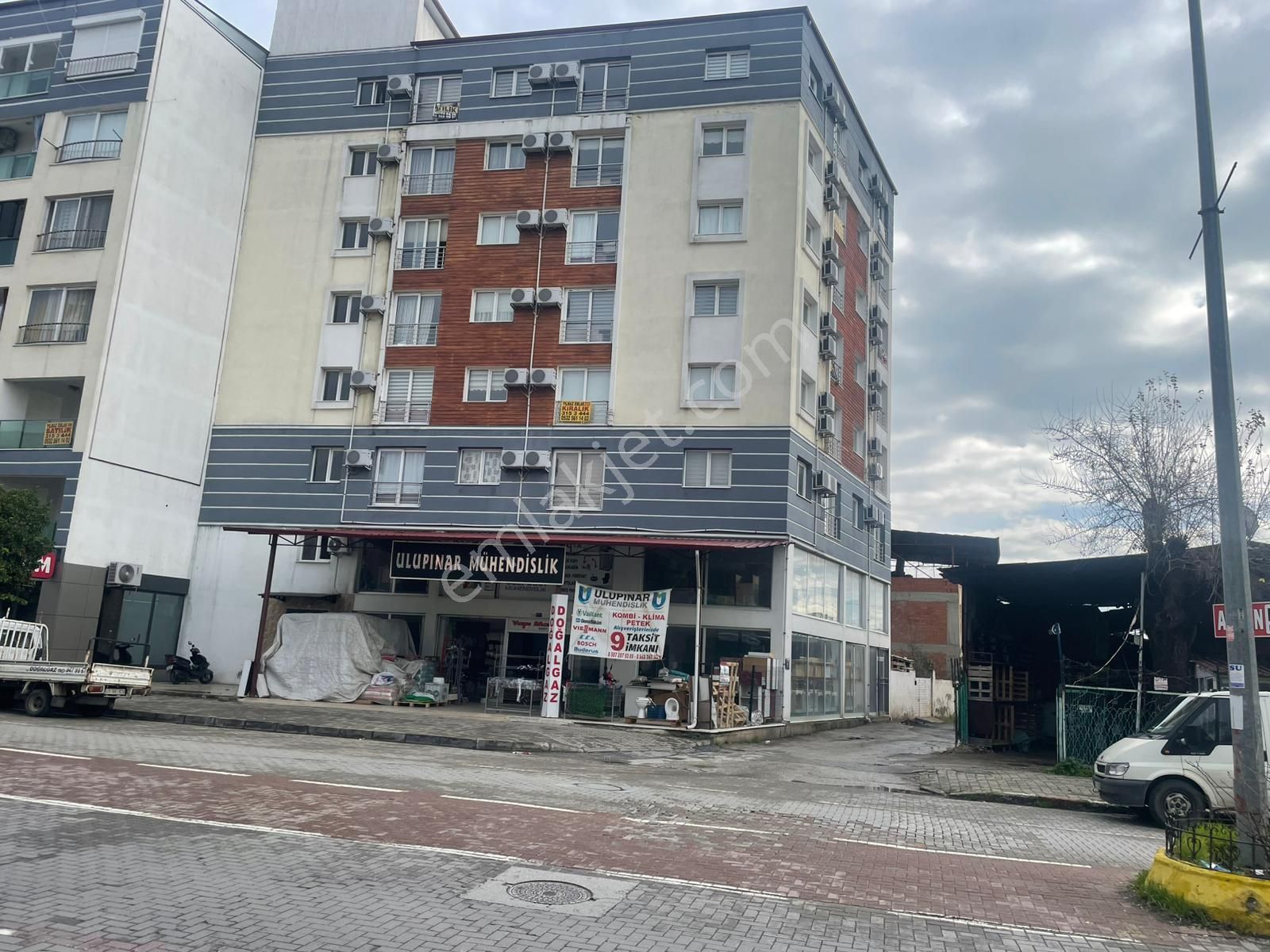 Nazilli Dumlupınar Mah. Hürriyet Caddesi Üzerinde 1+1 Eşyalı Kiralık Daire - Görsel 3