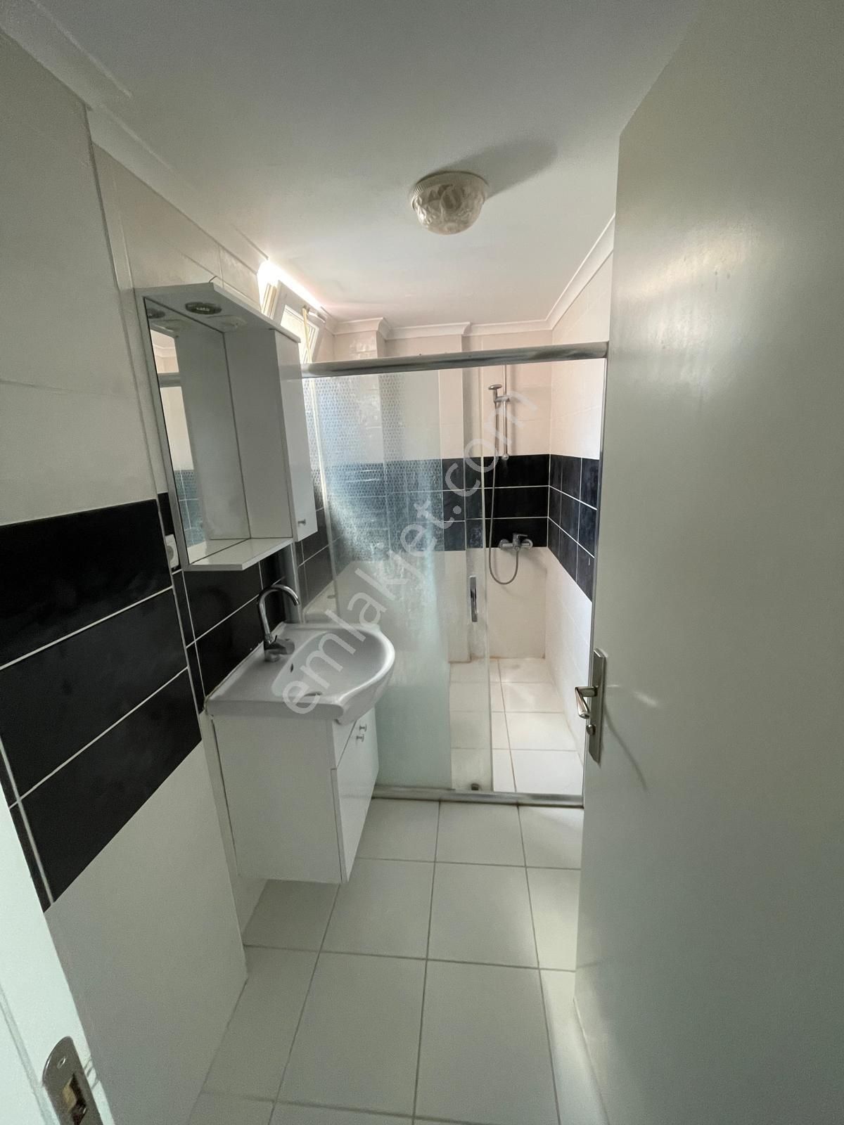 Almina'dan Geniş Siteler Bölgesinde 1+1 Kiralık Daire - Görsel 14