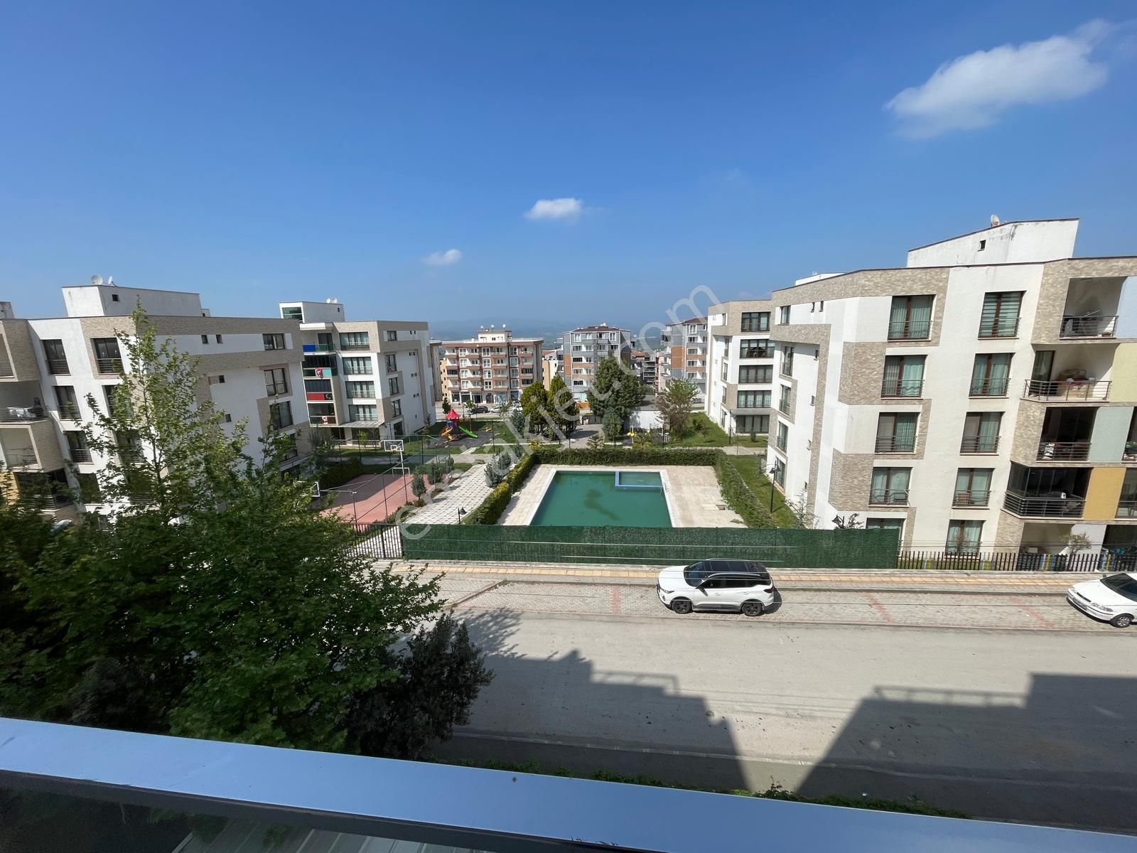 Almina'dan Geniş Siteler Bölgesinde 1+1 Kiralık Daire - Görsel 4
