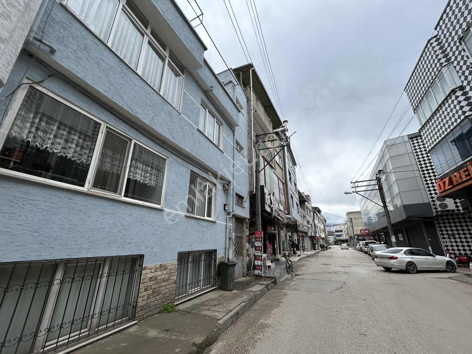 Hamitler Mahallesinde Cadde Üzeri Komple Satılık 3.5 Katlı Bina - Görsel 2