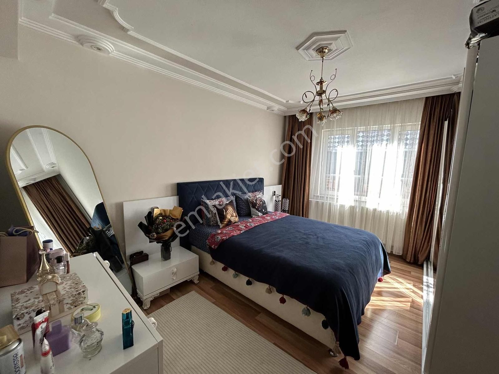 Hamitler Mahallesinde Cadde Üzeri Komple Satılık 3.5 Katlı Bina - Görsel 9