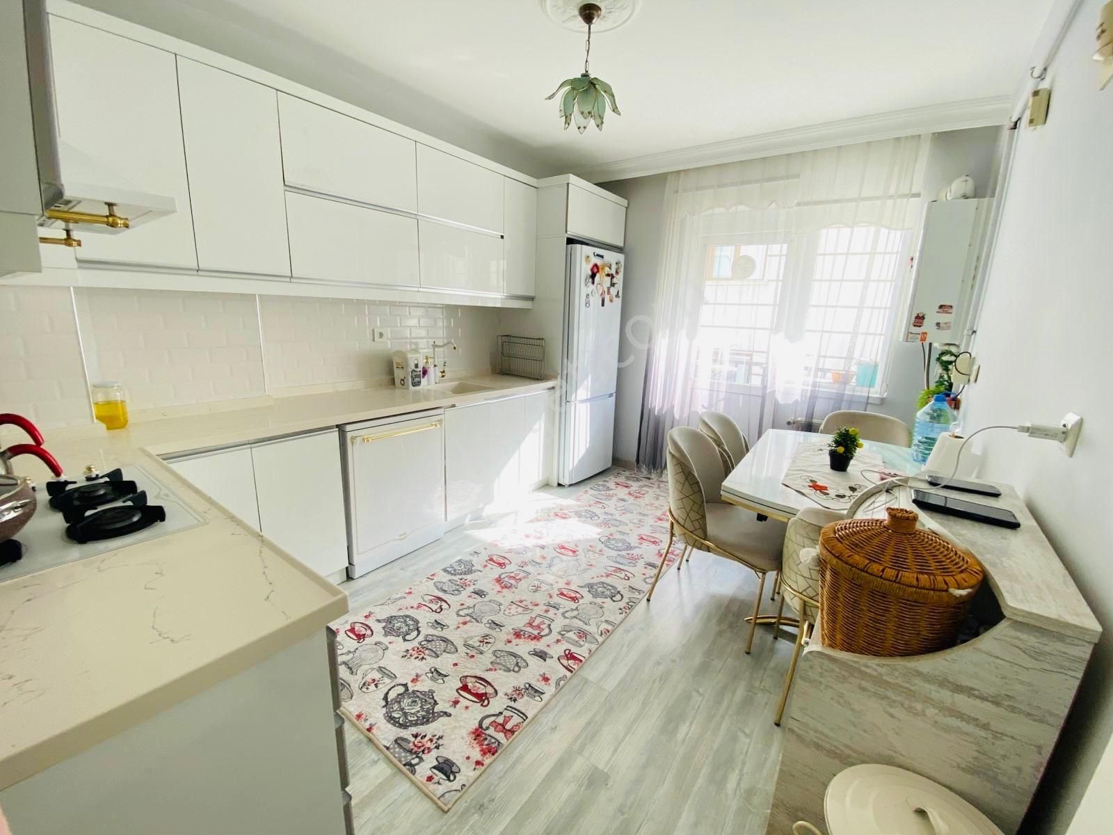 (1195) Keçiören Bademlik İtri Caddesinde 4.orta Katta 3+1 Asansörlü Satılık Geniş Daire