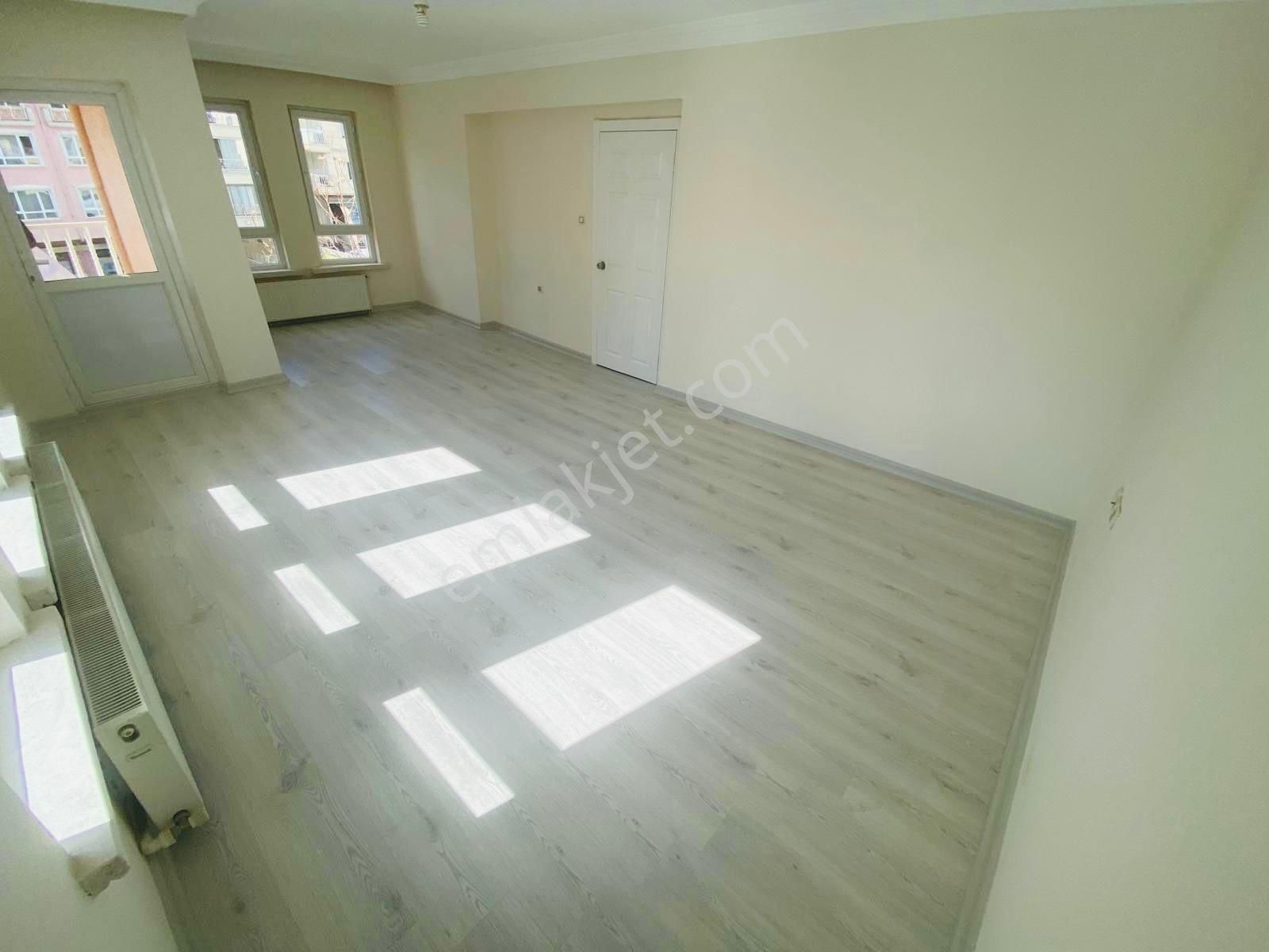 (1196) Keçiören Bademlik Caddede Orta Kat 3+1 Satılık Daire