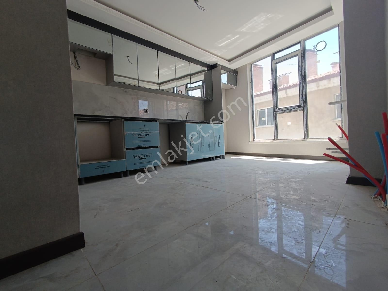 Kent'ten Boğaziçi'nde 3+1 Teraslı Yeni Oturuma Hazır Dubeks!!!