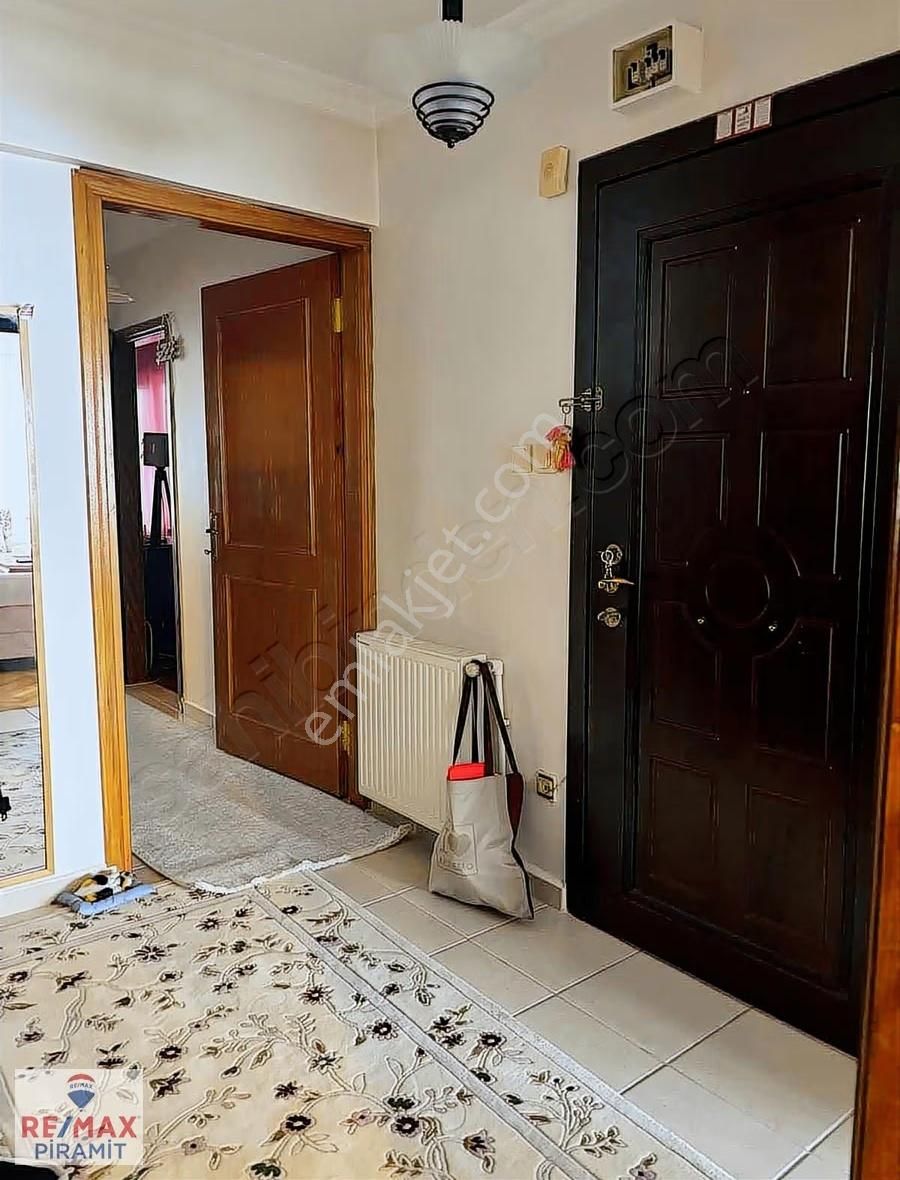 İcadiye Makastar Sokakta Geniş Metrekare 3+1 Dubleks - Görsel 12