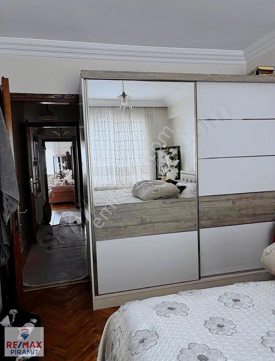 İcadiye Makastar Sokakta Geniş Metrekare 3+1 Dubleks - Görsel 19