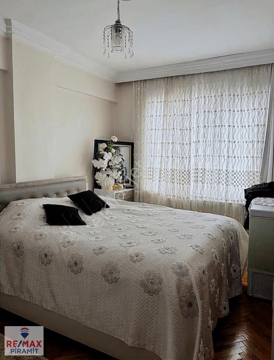 İcadiye Makastar Sokakta Geniş Metrekare 3+1 Dubleks - Görsel 30