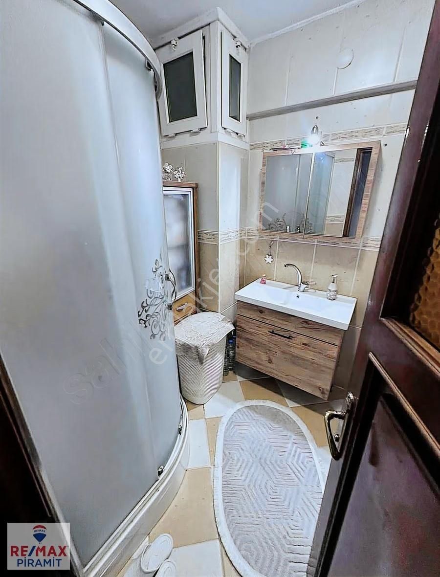 İcadiye Makastar Sokakta Geniş Metrekare 3+1 Dubleks - Görsel 16