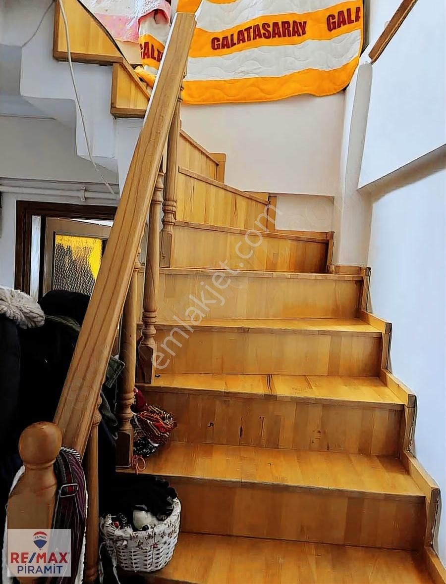 İcadiye Makastar Sokakta Geniş Metrekare 3+1 Dubleks - Görsel 2