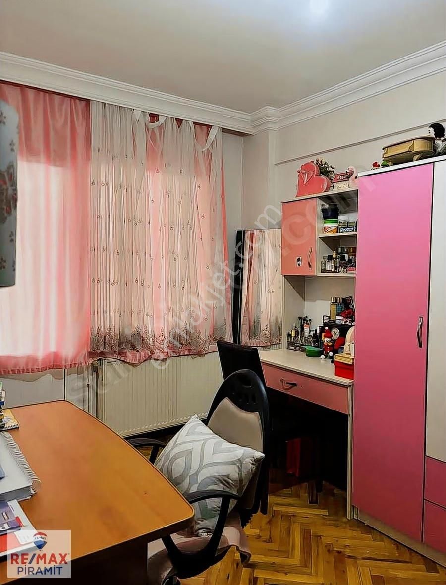 İcadiye Makastar Sokakta Geniş Metrekare 3+1 Dubleks - Görsel 29