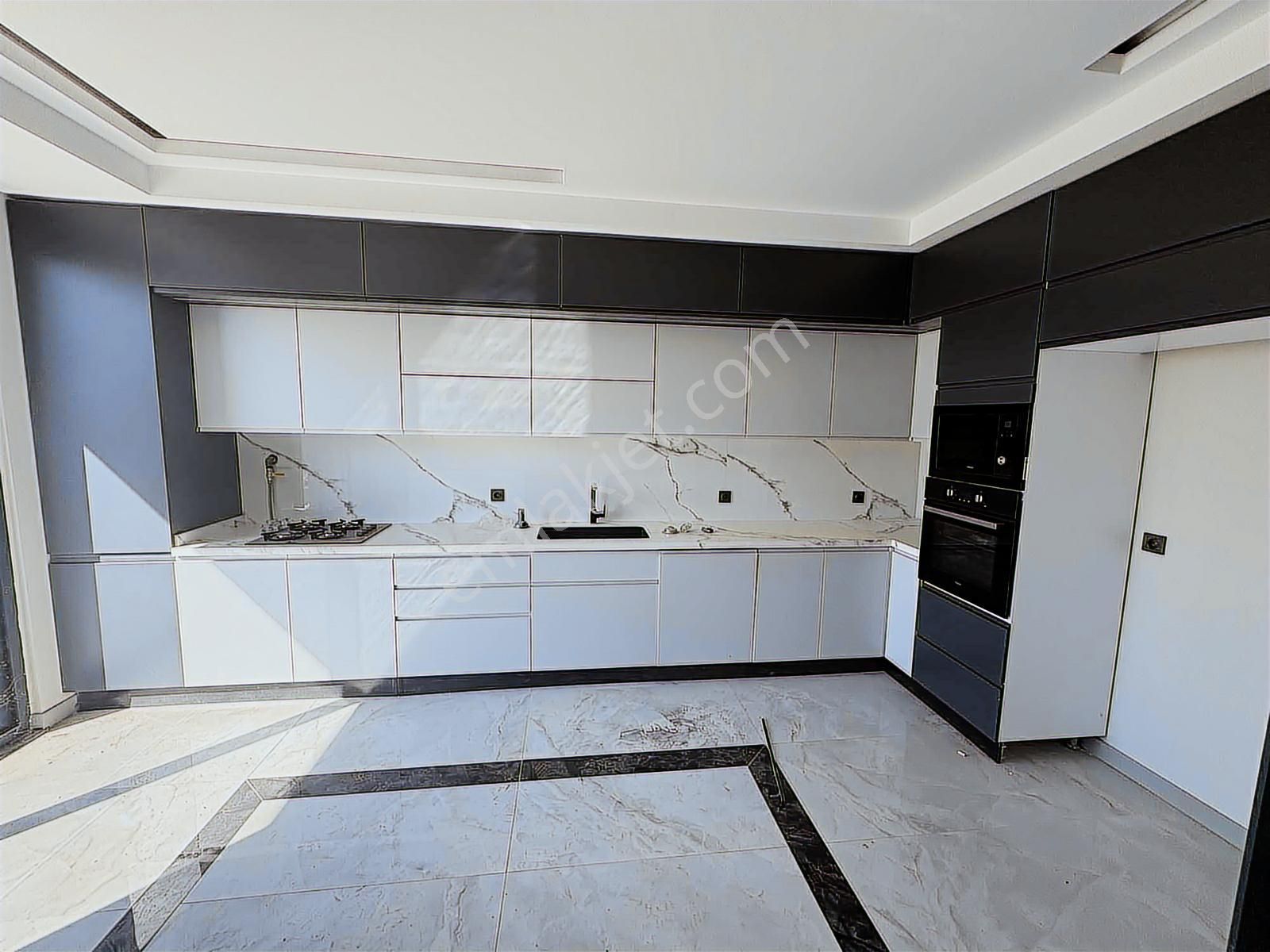 Çorlu Gölbaşı'nın Yanında Site İçinde Satılık Villa - Görsel 32