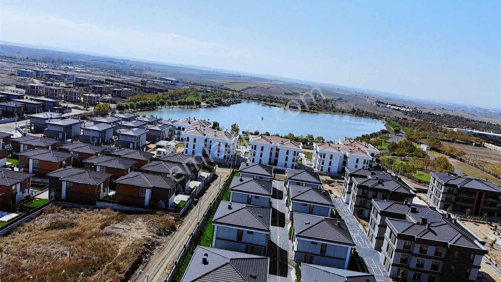 Çorlu Gölbaşı'nın Yanında Site İçinde Satılık Villa - Görsel 14