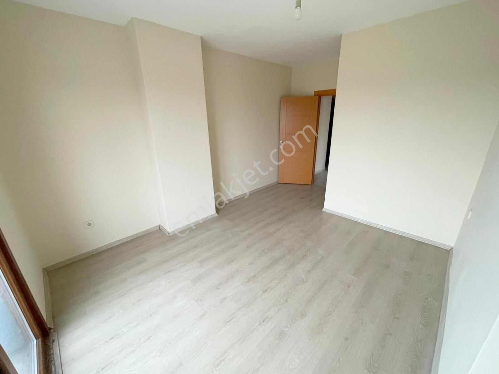 Mertcan'dan Kurtköy Mah.iskanlı Açık Balkonlu Ara Kat 3+1 Daire - Görsel 12