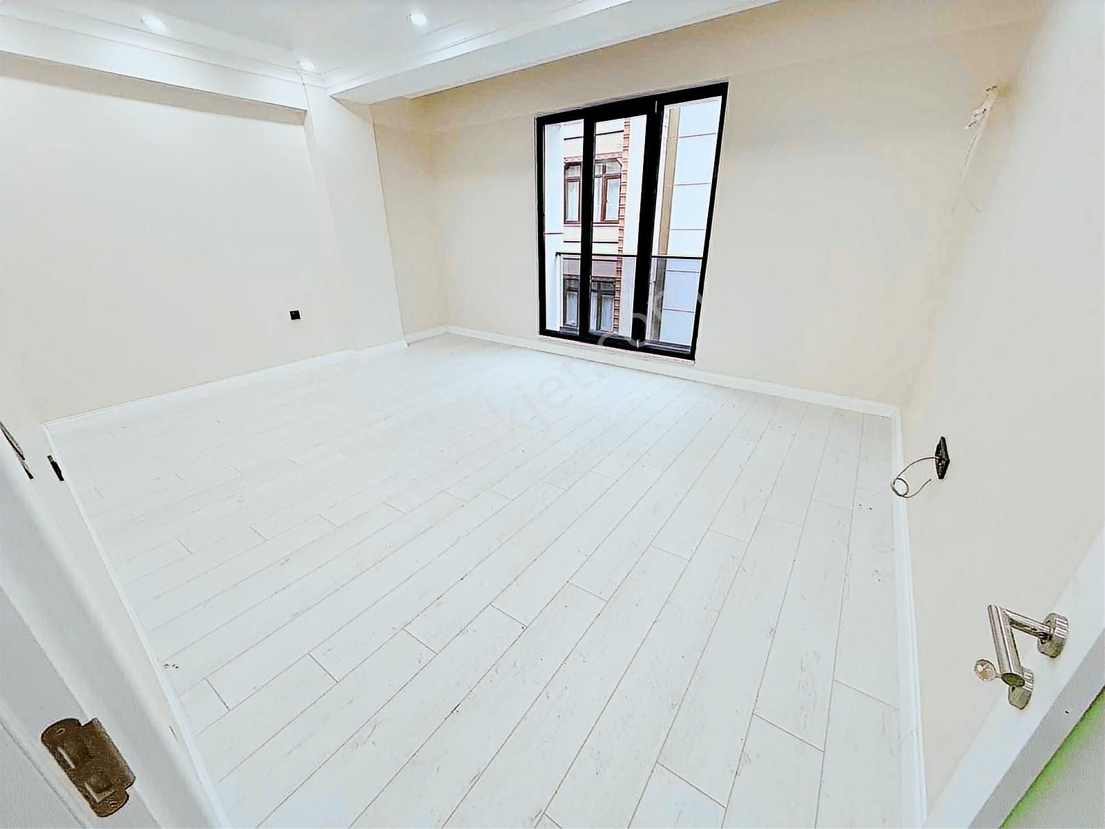 Pusula İnştan U,mumcu Mah 95m2 2+1 Tıranvayın Dibinde Ara Kat
