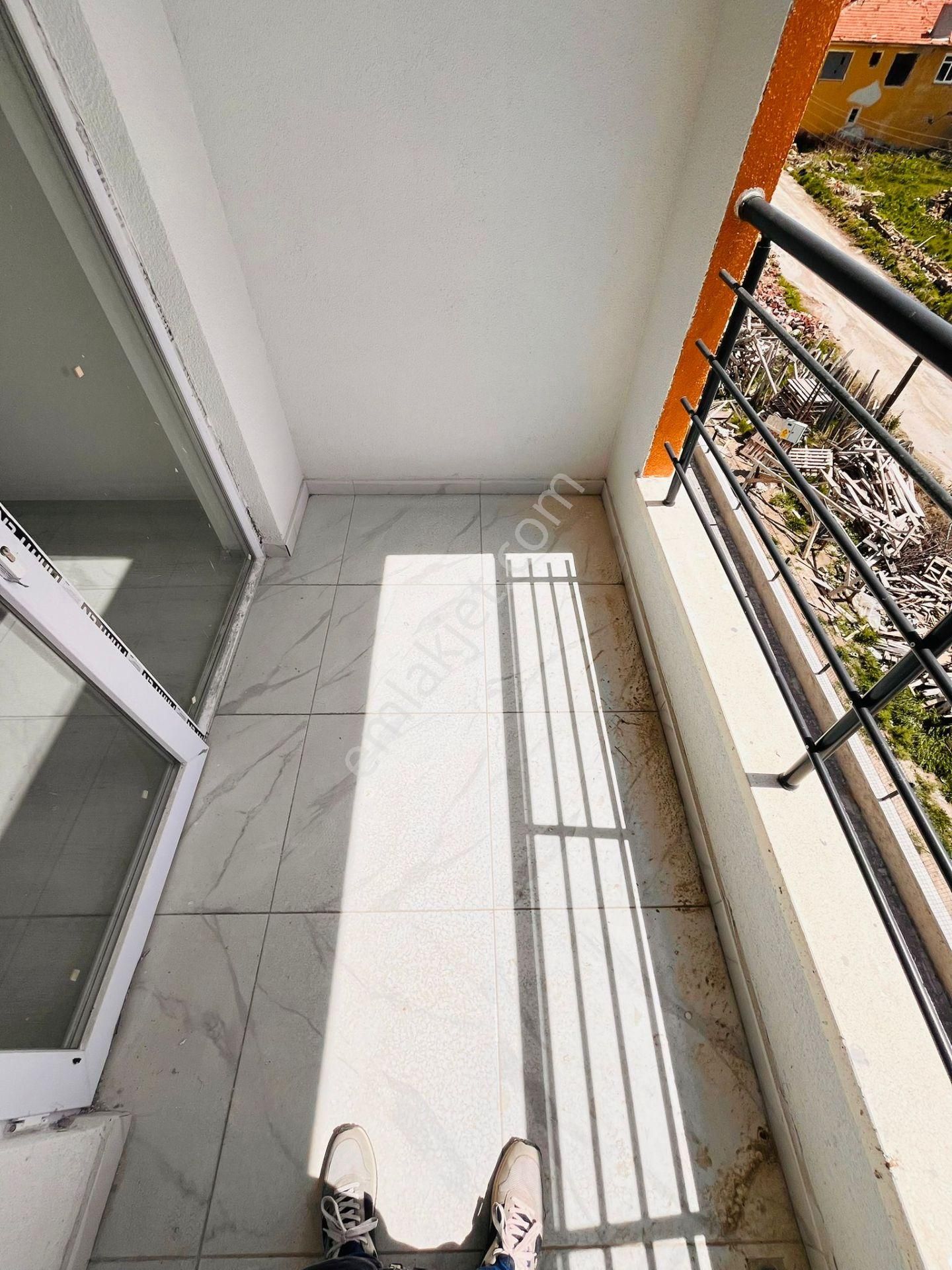 İmaremlak2'den Sıfır Eksiksiz Geniş 1+1 Aybü Yakını Teras Balkonlu Kiralık Daire - Görsel 5