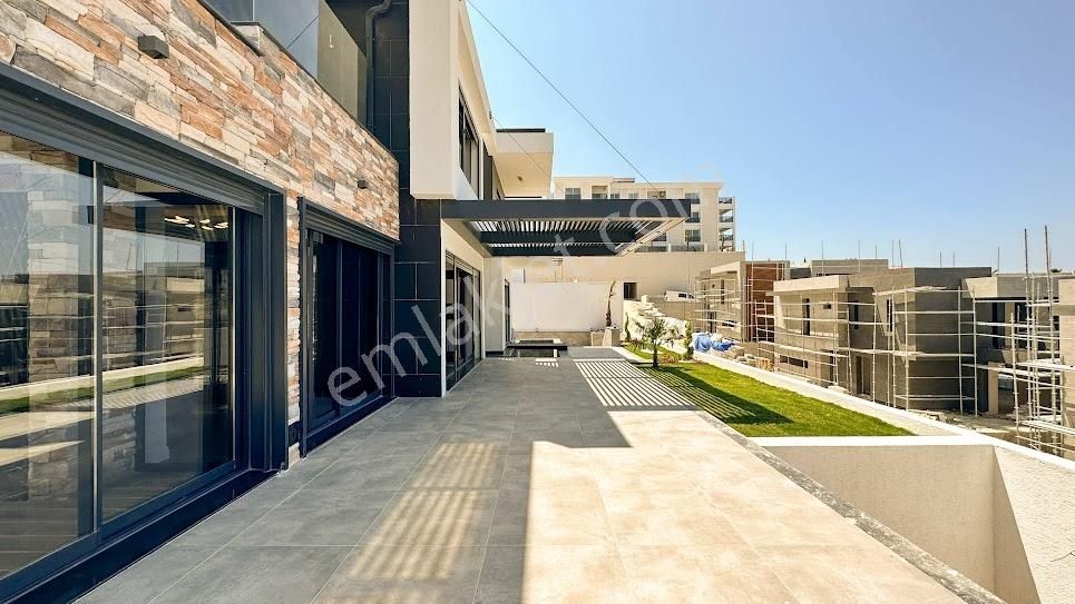 Kadınlar Denizinde Özel Havuzlu Deniz Manzaralı Ultra Lüks 5+1 - Görsel 4