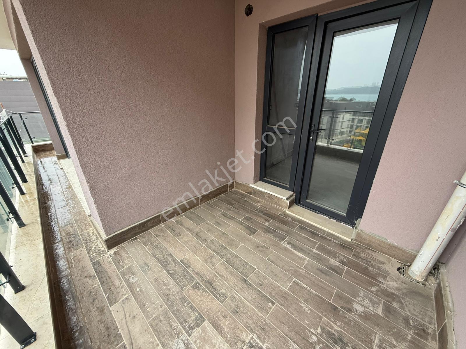 Güzelyalı Toki'de/blv Üzeri/3+1/k.mutfak/ç.banyo/göl Manzaralı ! - Görsel 4