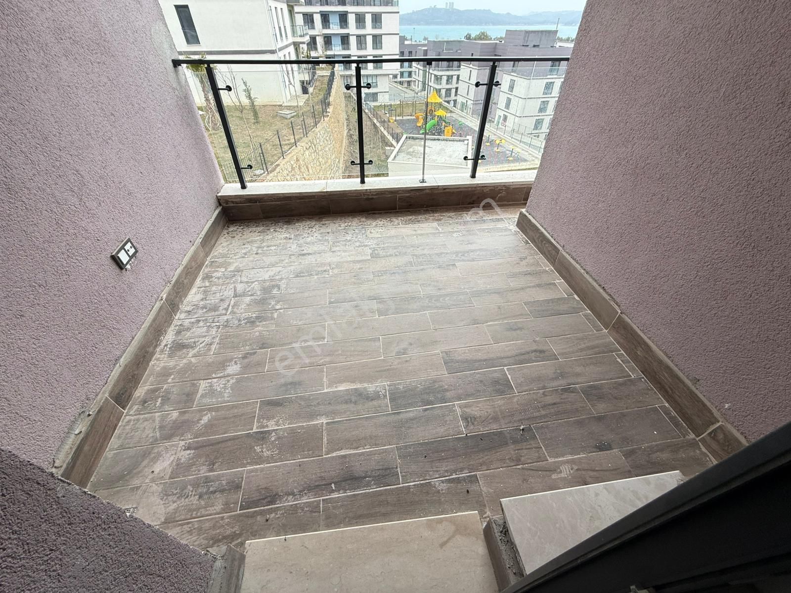 Güzelyalı Toki'de/blv Üzeri/3+1/k.mutfak/ç.banyo/göl Manzaralı ! - Görsel 3