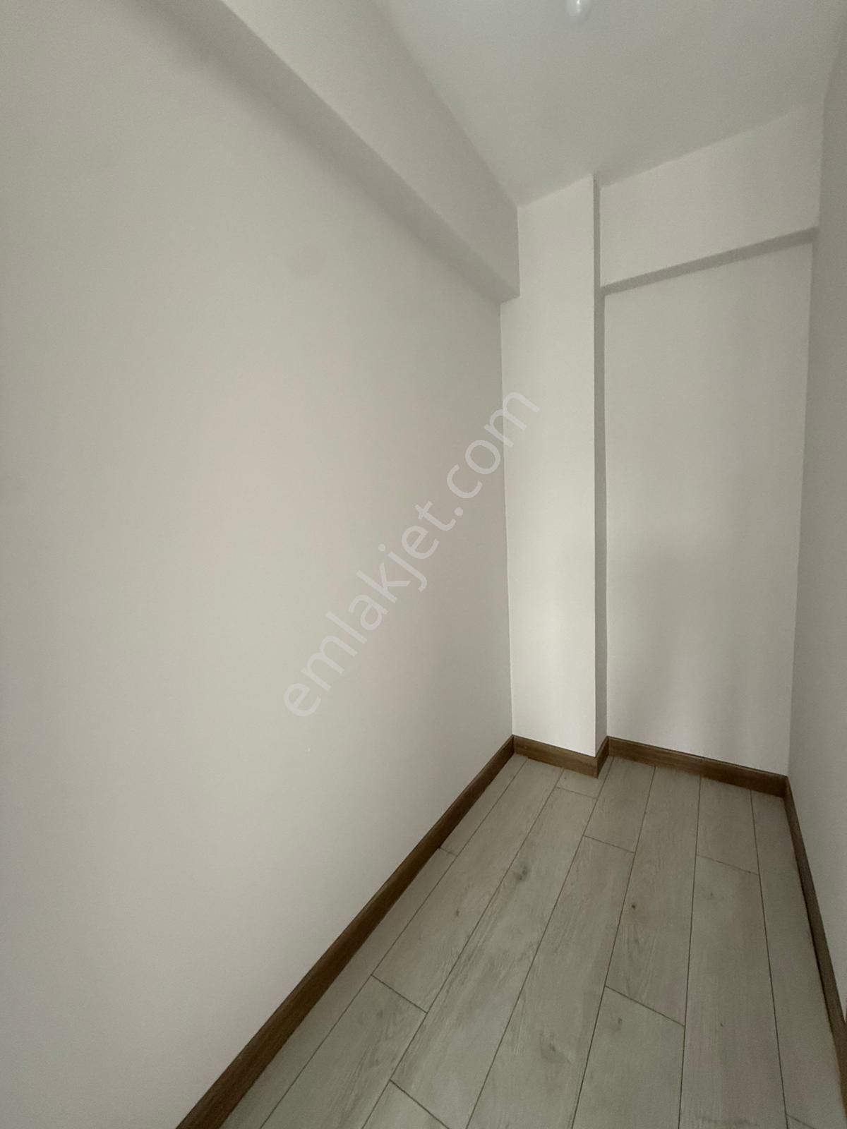 Güzelyalı Toki'de/blv Üzeri/3+1/k.mutfak/ç.banyo/göl Manzaralı ! - Görsel 9