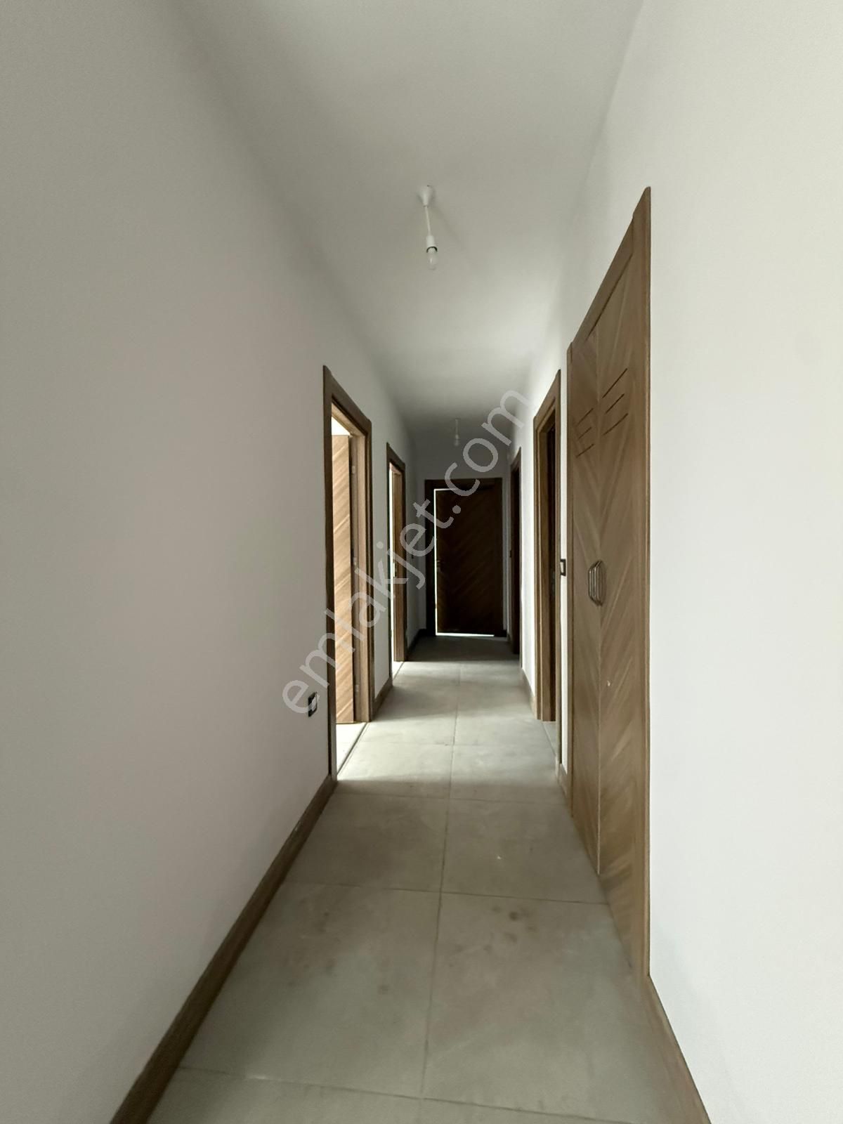 Güzelyalı Toki'de/blv Üzeri/3+1/k.mutfak/ç.banyo/göl Manzaralı ! - Görsel 6