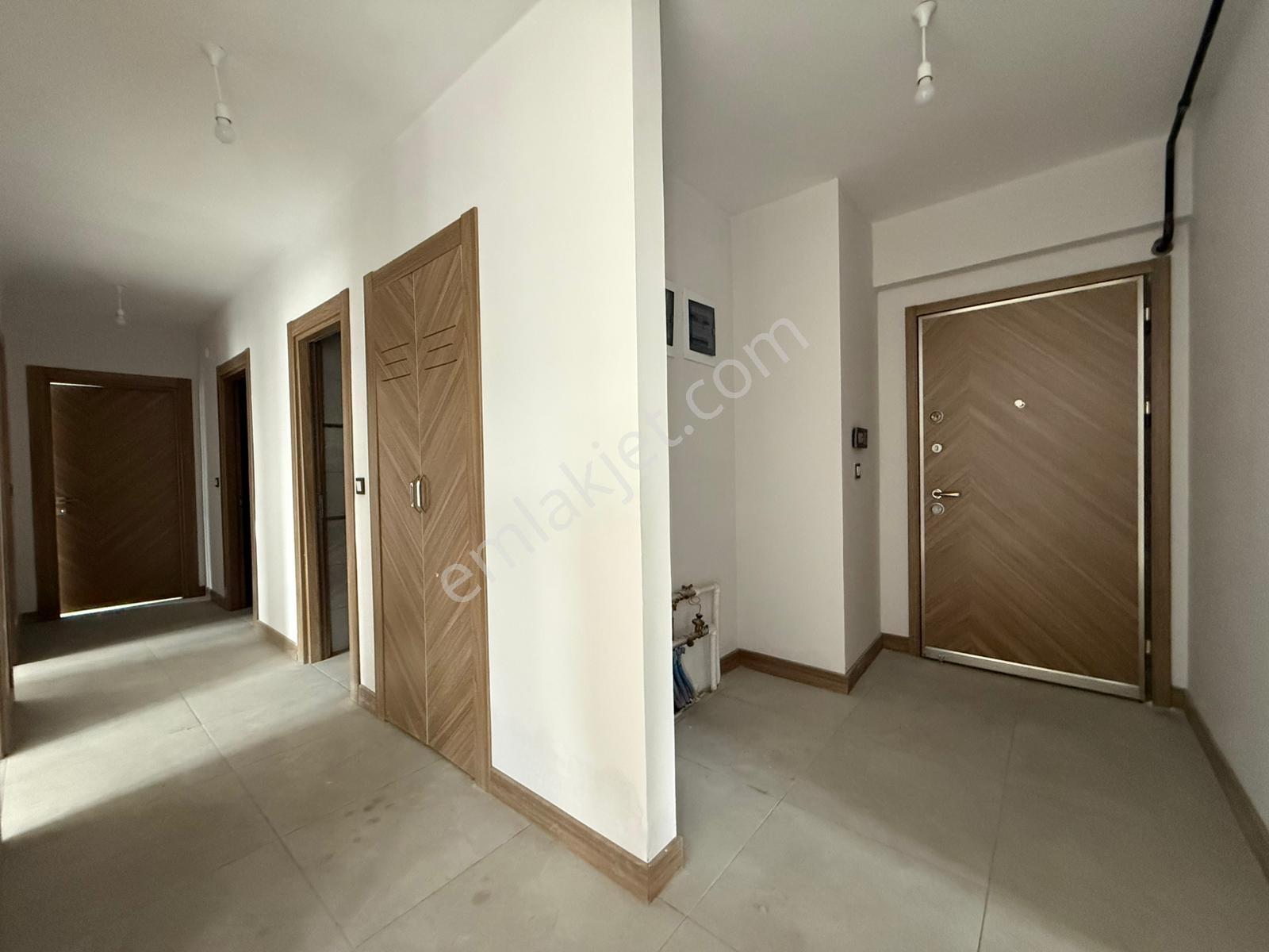 Güzelyalı Toki'de/blv Üzeri/3+1/k.mutfak/ç.banyo/göl Manzaralı ! - Görsel 9