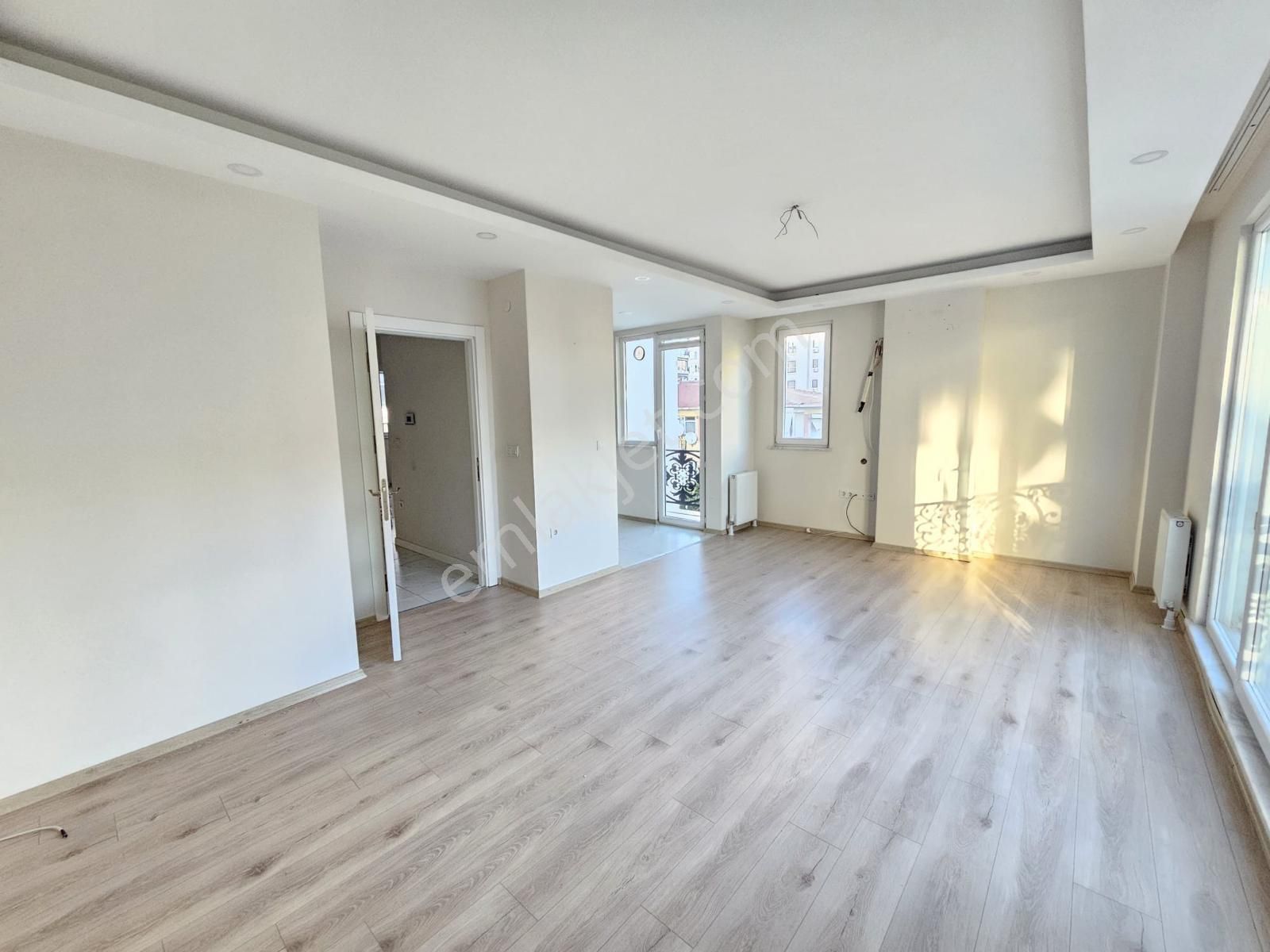 Suadiye De Prestijli Bina Da Balkonlu Net 70m2 2+1 - Görsel 4