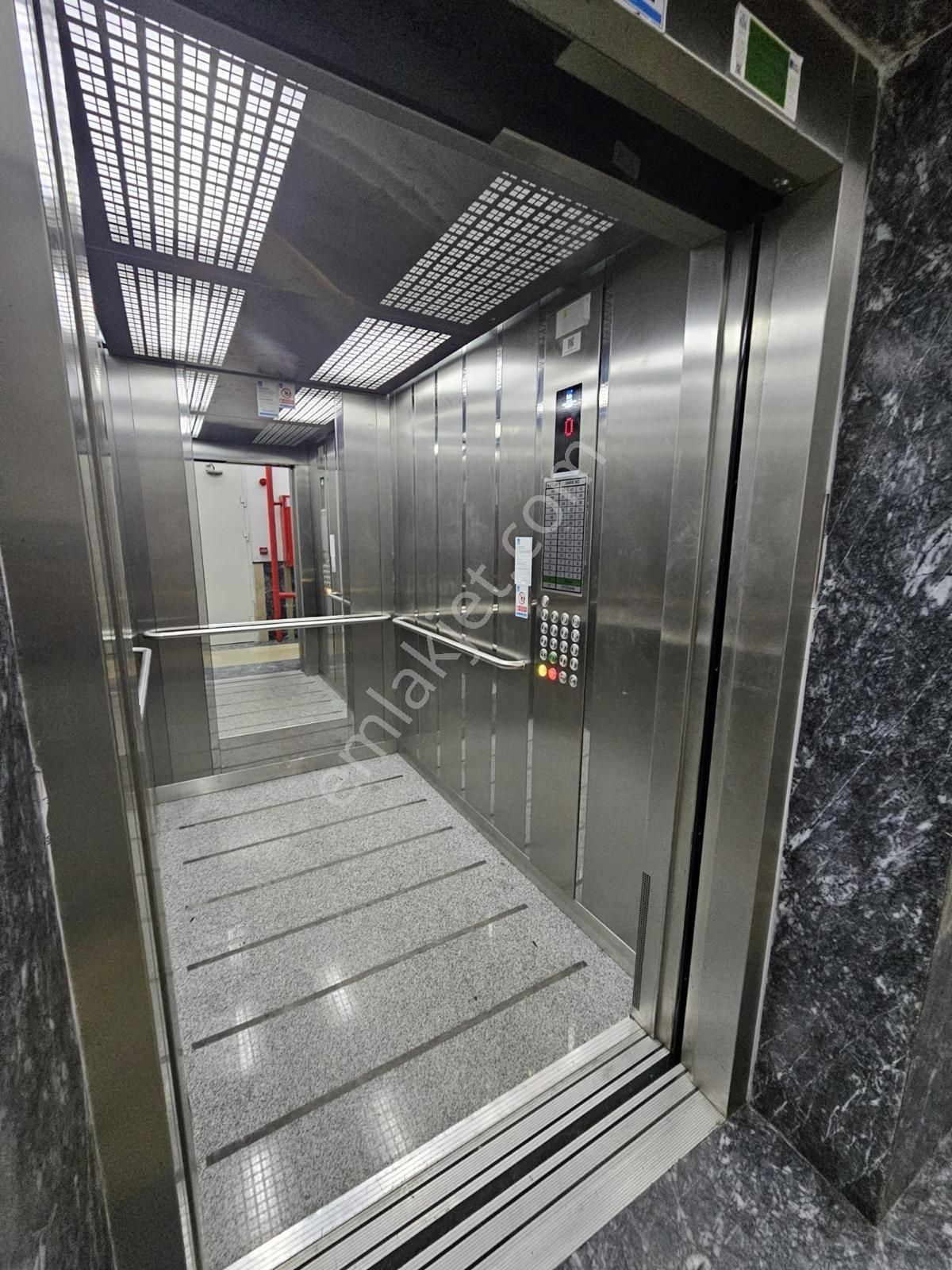 Suadiye De Prestijli Bina Da Balkonlu Net 70m2 2+1 - Görsel 20