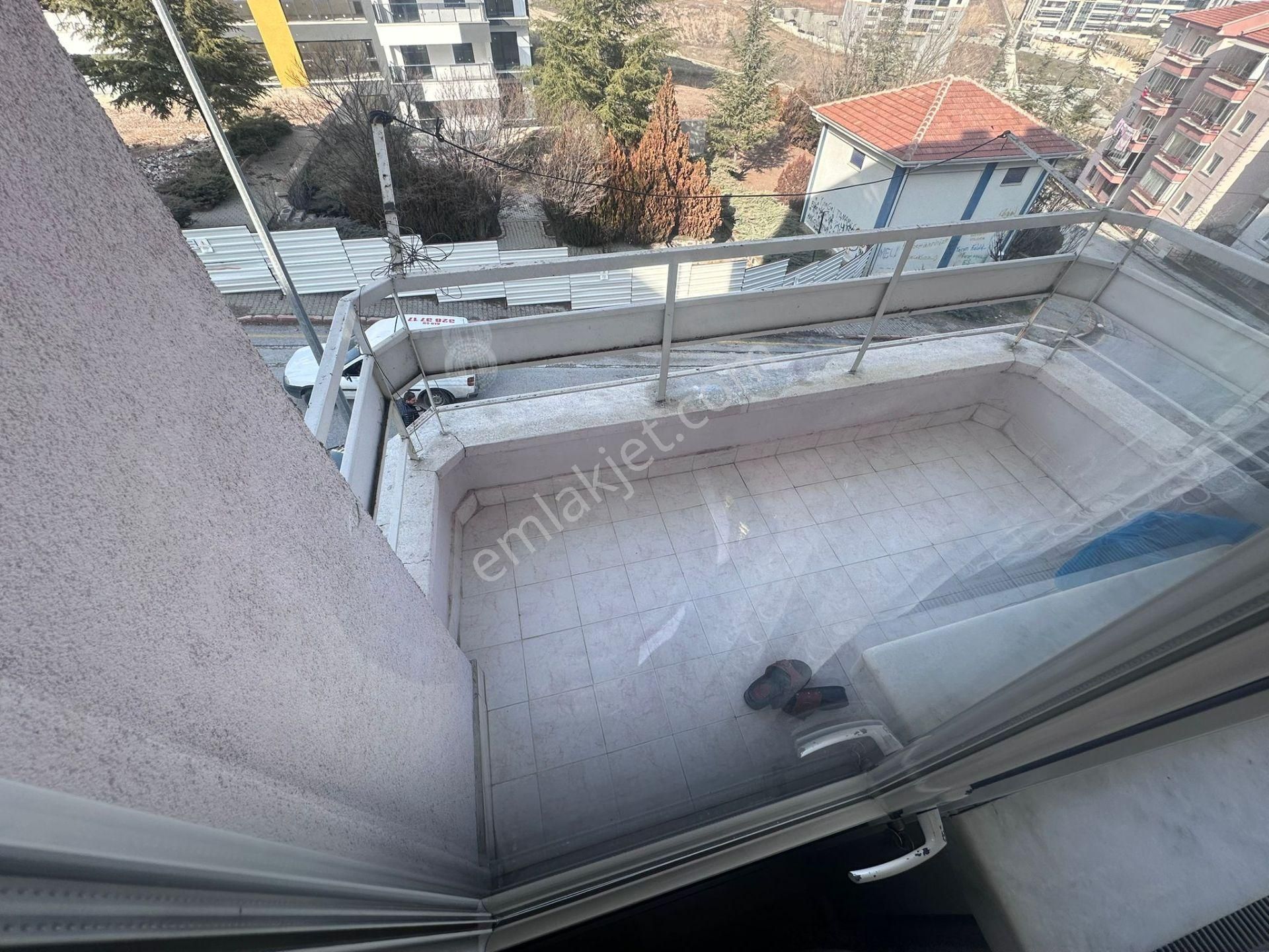 Çavdemden Emlaktan Pursaklar Yıldız Caddesinde 2.orta Katta 3+1 Yapılı Satılık Fırsat Dairesi!!!! - Görsel 11