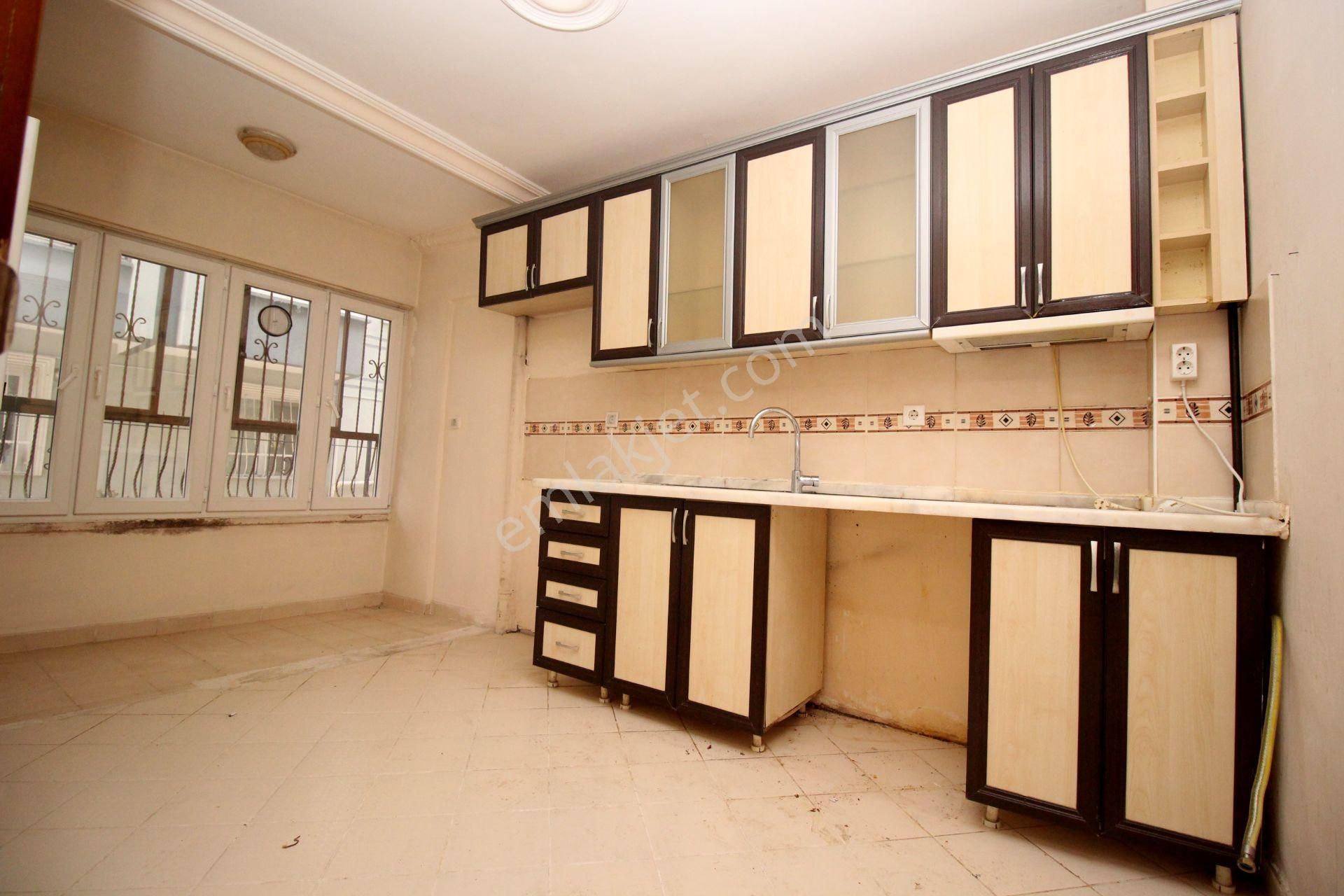 Emre Emlak'tan Piyade'de Ön Cephe İstasyon Caddesi Yakını 3+1 Satılık Daire - Görsel 2