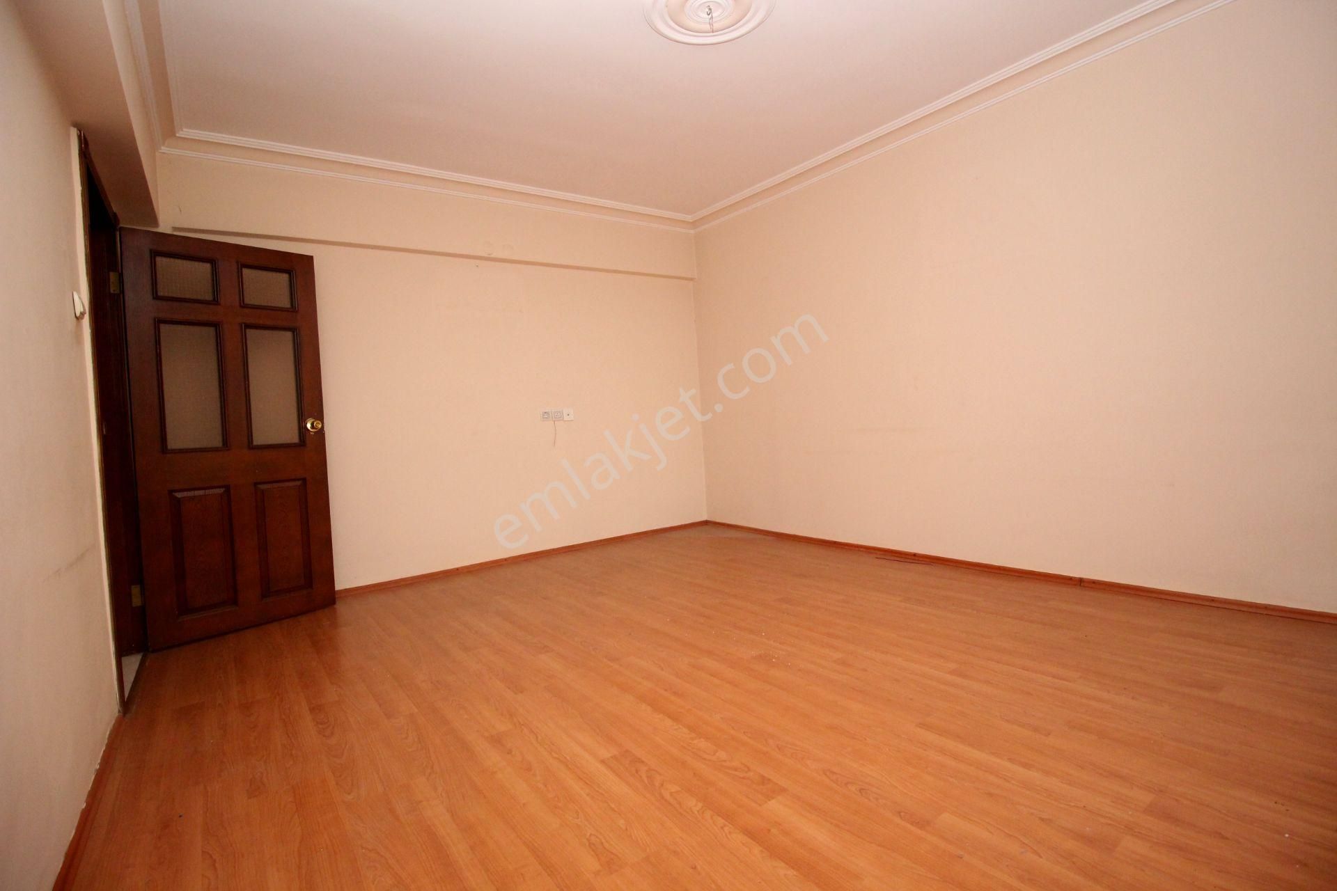 Emre Emlak'tan Piyade'de Ön Cephe İstasyon Caddesi Yakını 3+1 Satılık Daire - Görsel 7