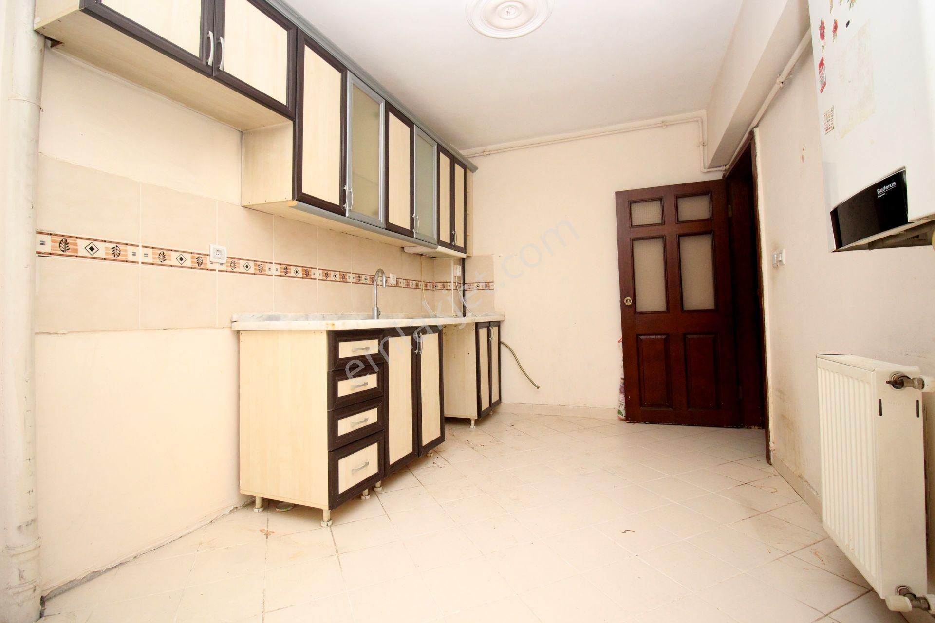 Emre Emlak'tan Piyade'de Ön Cephe İstasyon Caddesi Yakını 3+1 Satılık Daire - Görsel 4