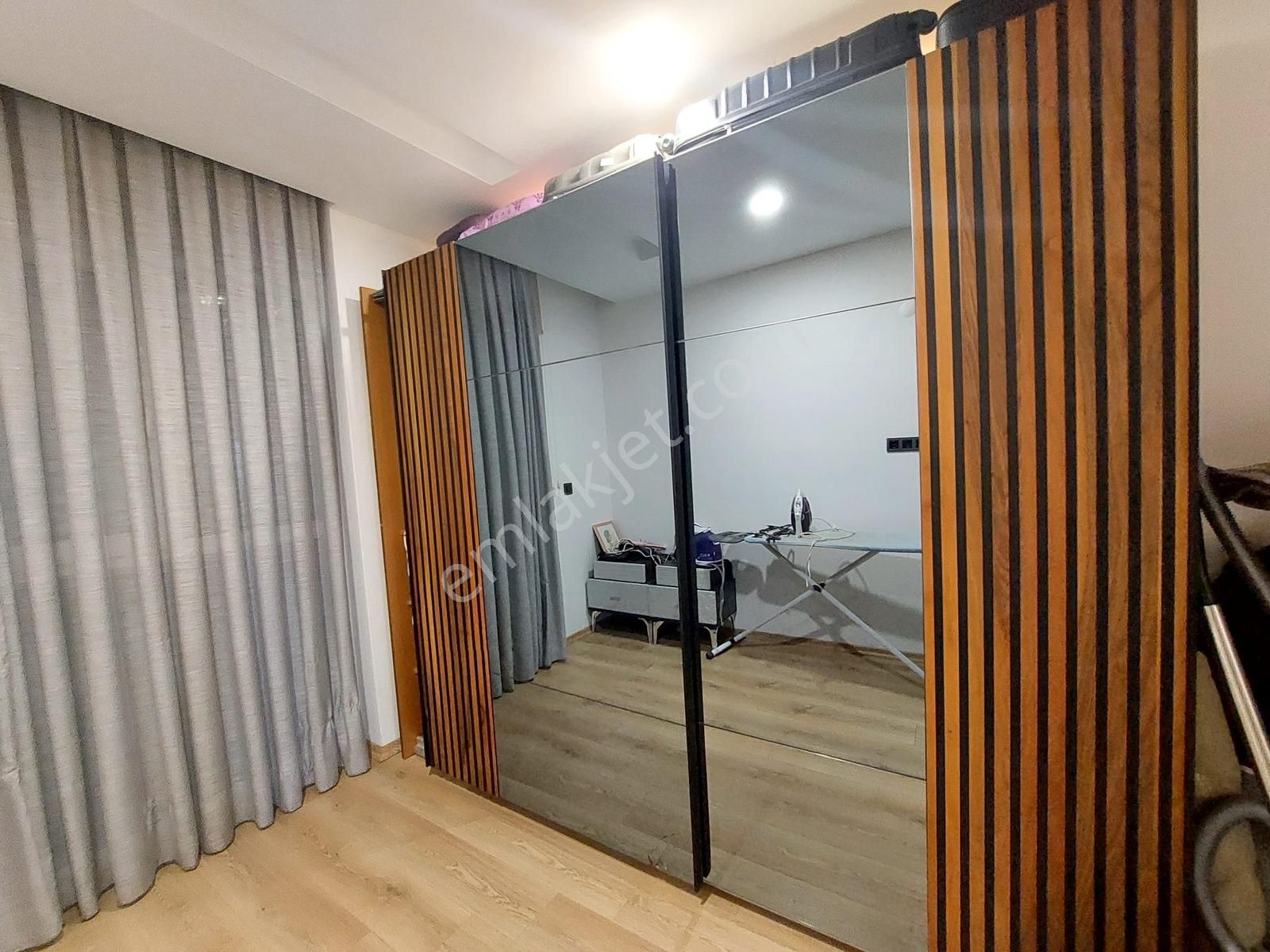 Doğalgaz - Klima-lüx Eşyalı -havuzlu - Geniş 3+1 Daire - Görsel 14