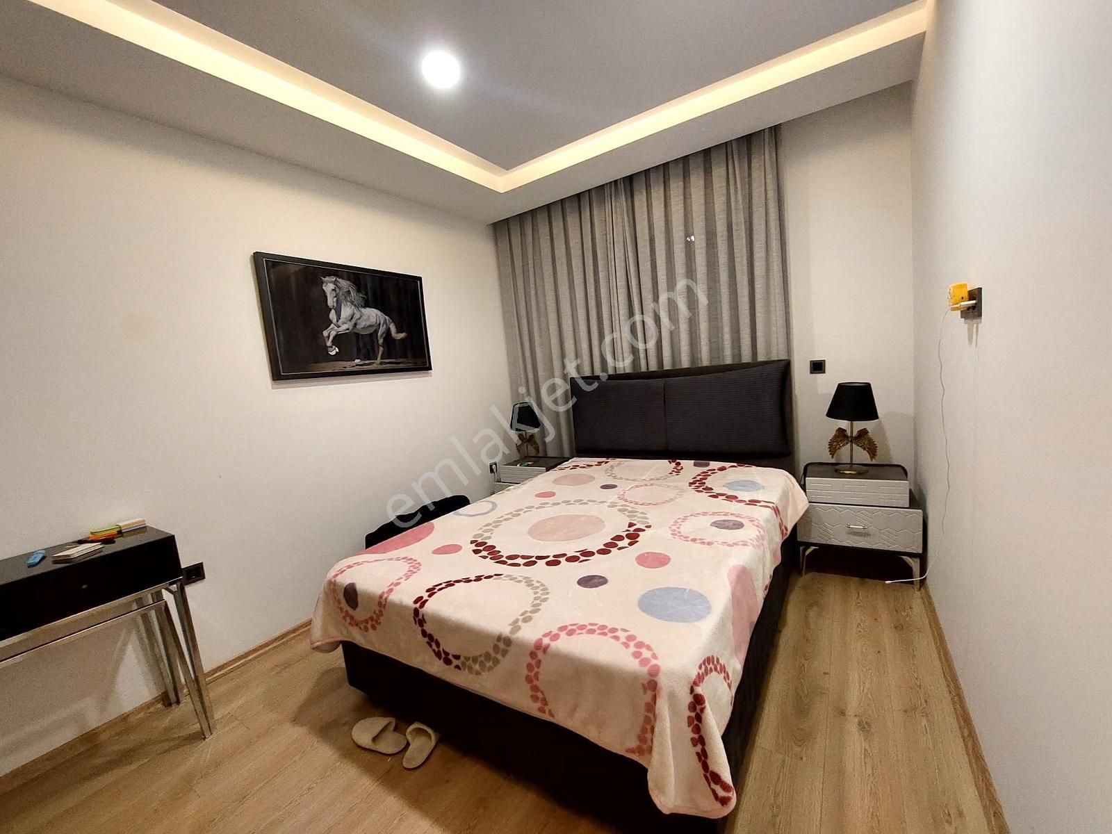 Doğalgaz - Klima-lüx Eşyalı -havuzlu - Geniş 3+1 Daire - Görsel 17