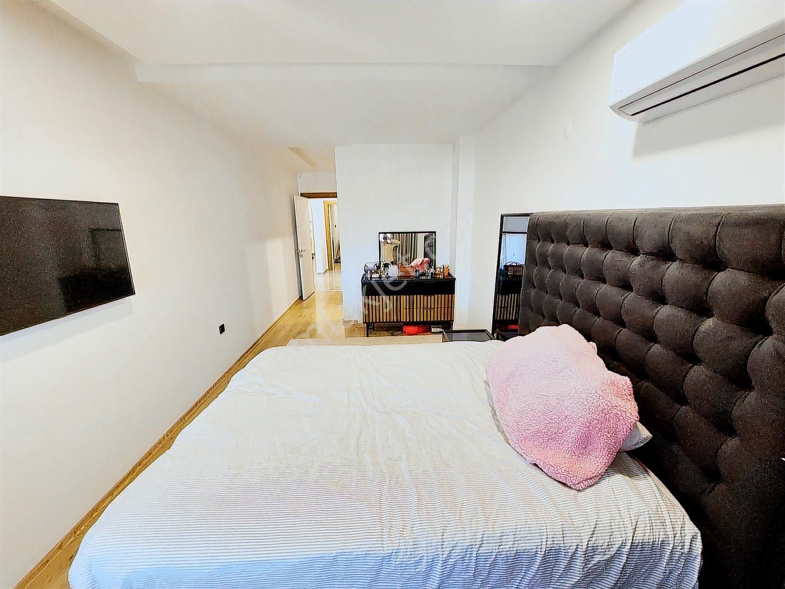 Doğalgaz - Klima-lüx Eşyalı -havuzlu - Geniş 3+1 Daire - Görsel 19