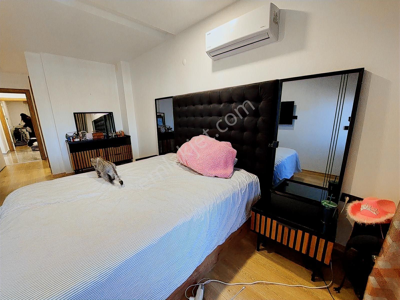 Doğalgaz - Klima-lüx Eşyalı -havuzlu - Geniş 3+1 Daire - Görsel 18